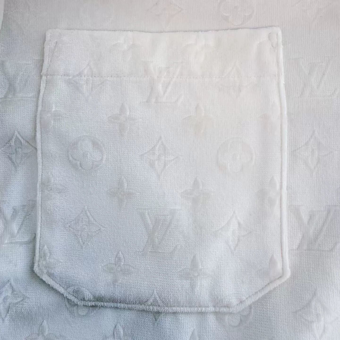 Louis Vuitton Louis Vuitton Monogram Embossed Shirt Size XL Size US XL / EU 56 / 4 - 4 Thumbnail