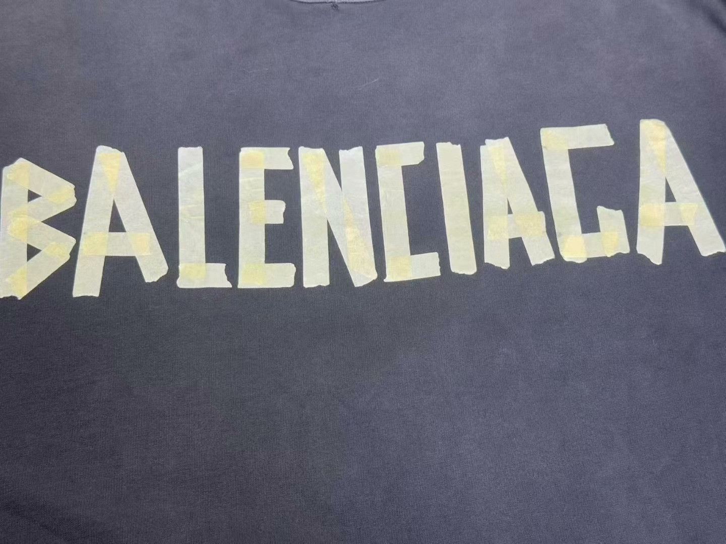 Balenciaga Balenciaga Tape Logo Graphic Sweatshirt Size M Size US M / EU 48-50 / 2 - 3 Thumbnail