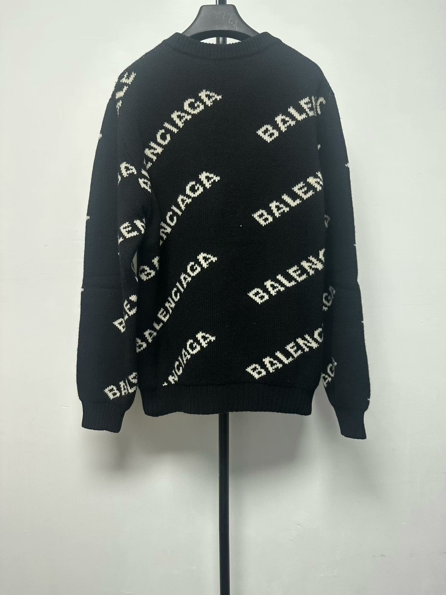 Balenciaga Balenciaga Allover Logo Intarsia Sweater Size S Size US S / EU 44-46 / 1 - 2 Thumbnail