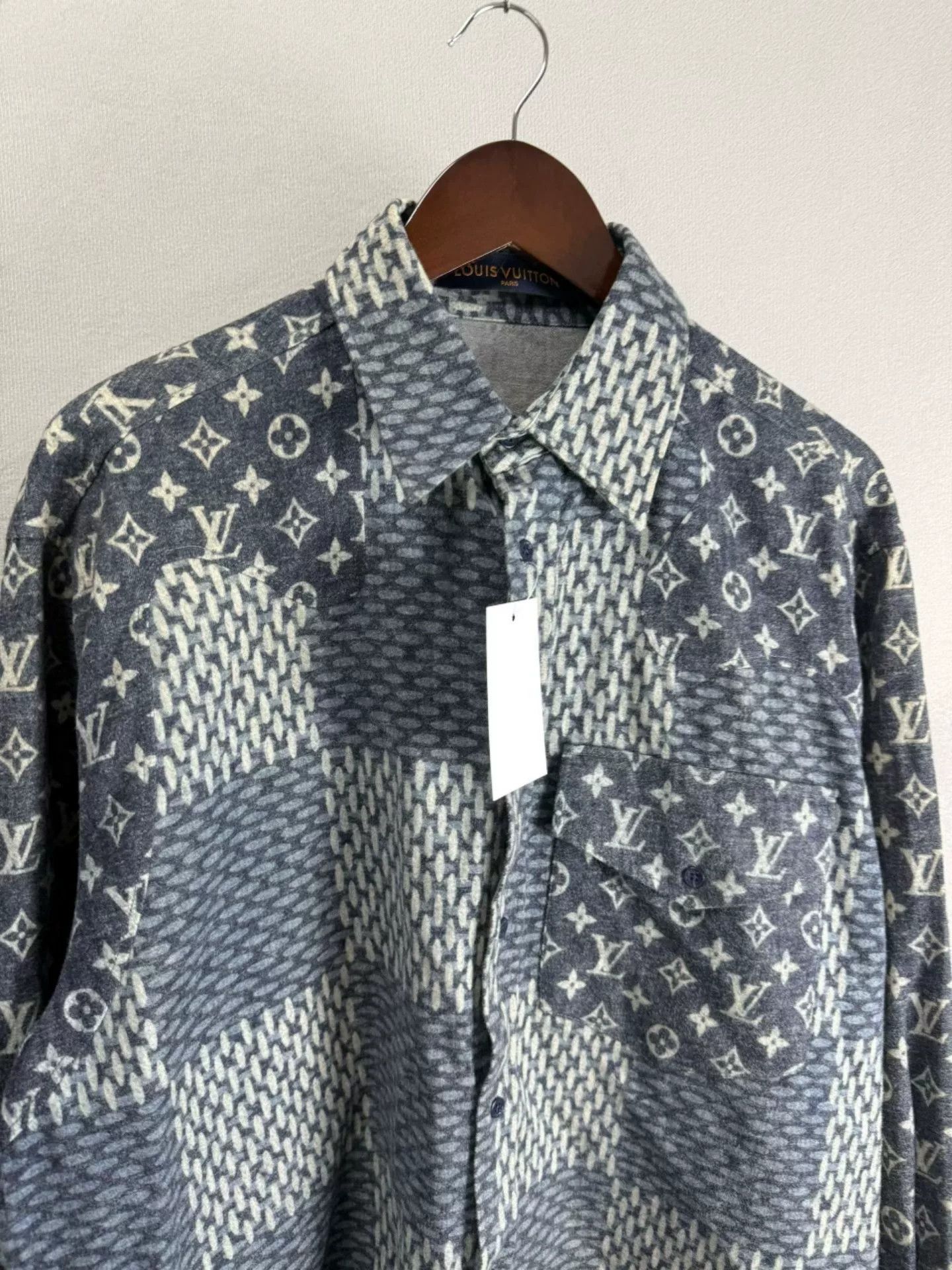 Louis Vuitton Louis Vuitton x Nigo Patchwork Monogram Shirt M Size US M / EU 48-50 / 2 - 2 Thumbnail