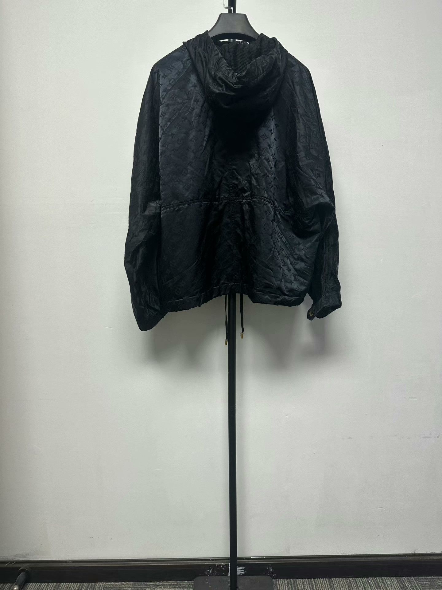 Louis Vuitton Louis Vuitton Monogram Hooded Parka 40 Size M / US 6-8 / IT 42-44 - 2 Thumbnail