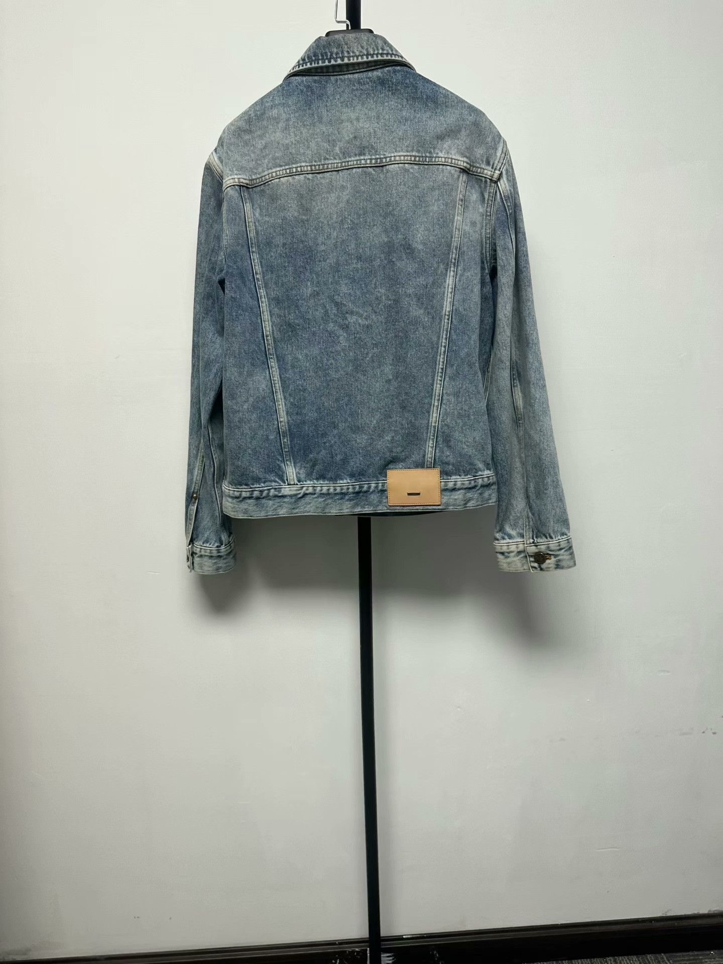 Louis Vuitton Louis Vuitton Washed Denim Trucker Jacket Size 46 Size US S / EU 44-46 / 1 - 2 Thumbnail