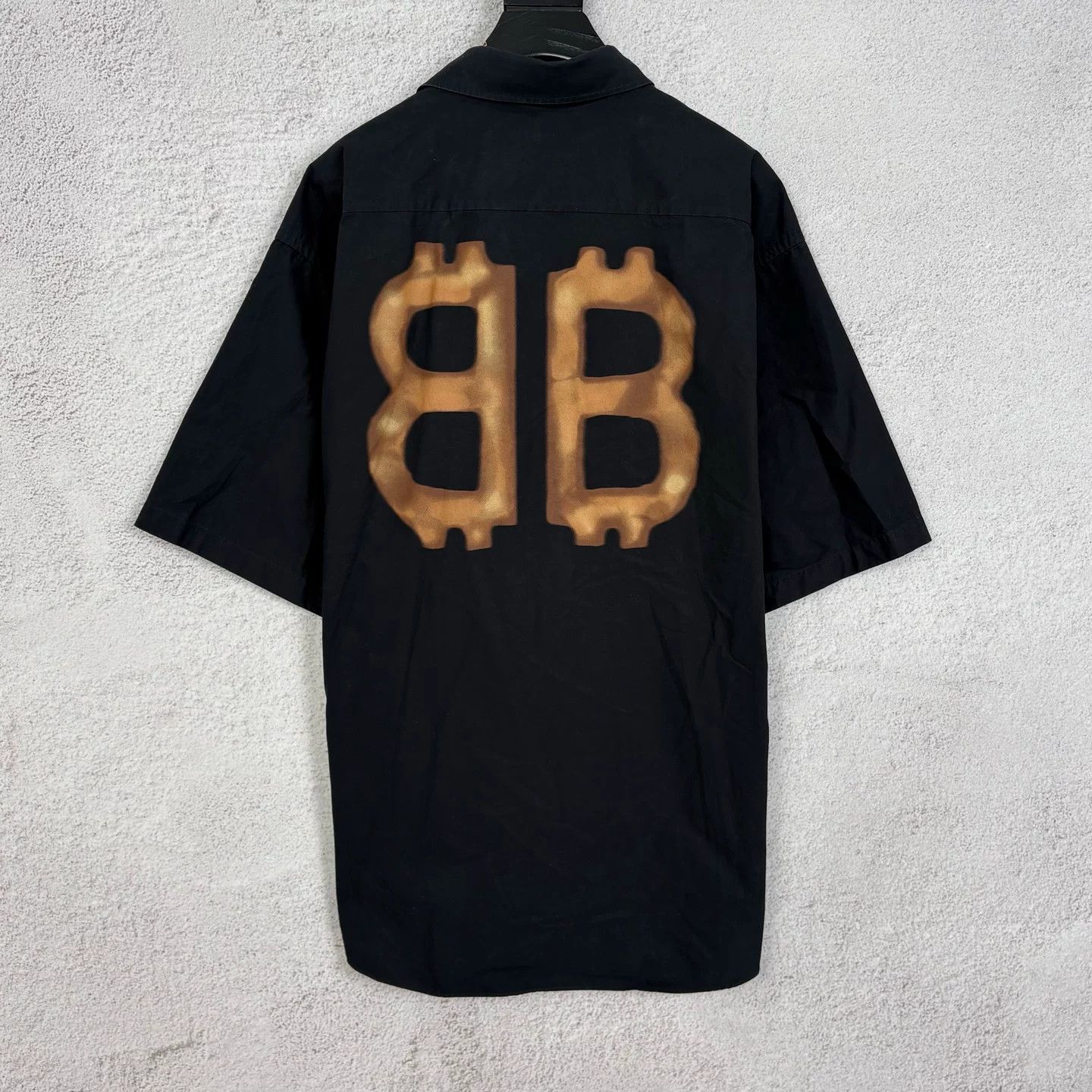 Balenciaga Balenciaga Bitcoin Logo Short Sleeve Shirt 37 Size US S / EU 44-46 / 1 - 2 Thumbnail