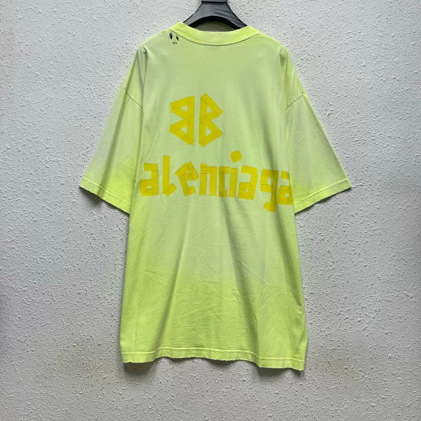 Balenciaga Balenciaga Neon Tape Logo T-Shirt M Size US M / EU 48-50 / 2 - 2 Thumbnail