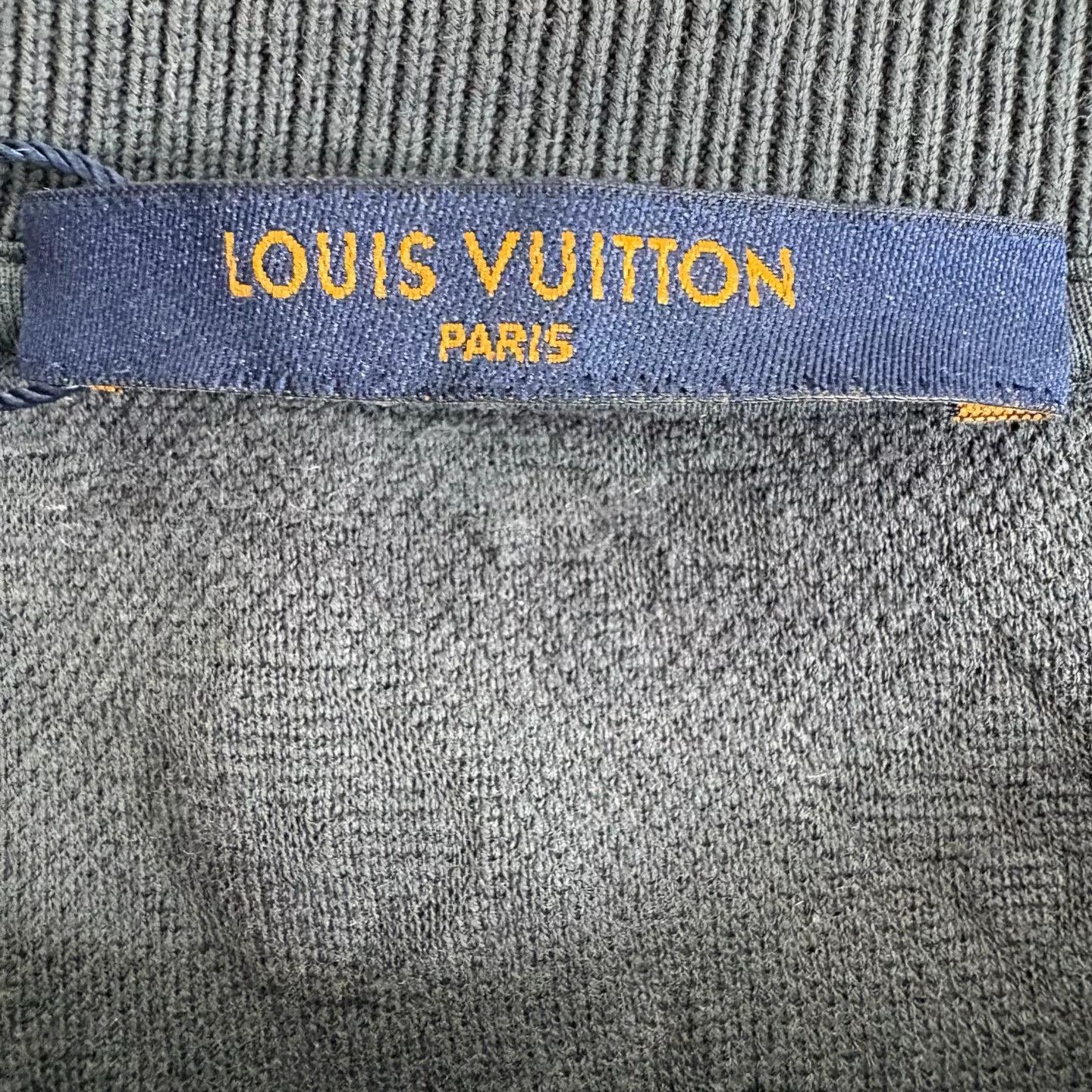 Louis Vuitton Louis Vuitton Monogram Embossed Pocket T-Shirt S Size US S / EU 44-46 / 1 - 3 Thumbnail