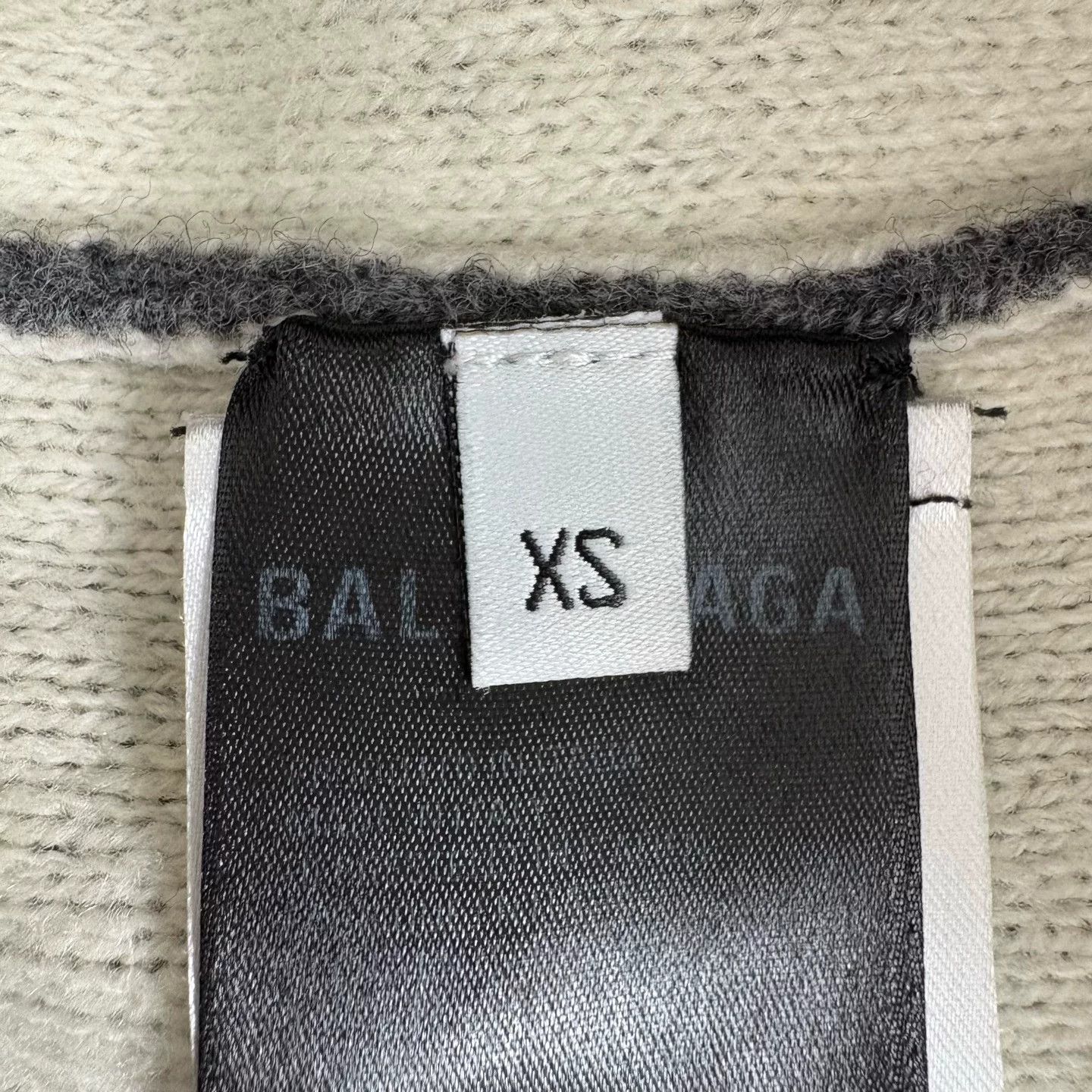 Balenciaga Balenciaga All-Over Logo Knit Sweater Size XS Size US XS / EU 42 / 0 - 5 Thumbnail