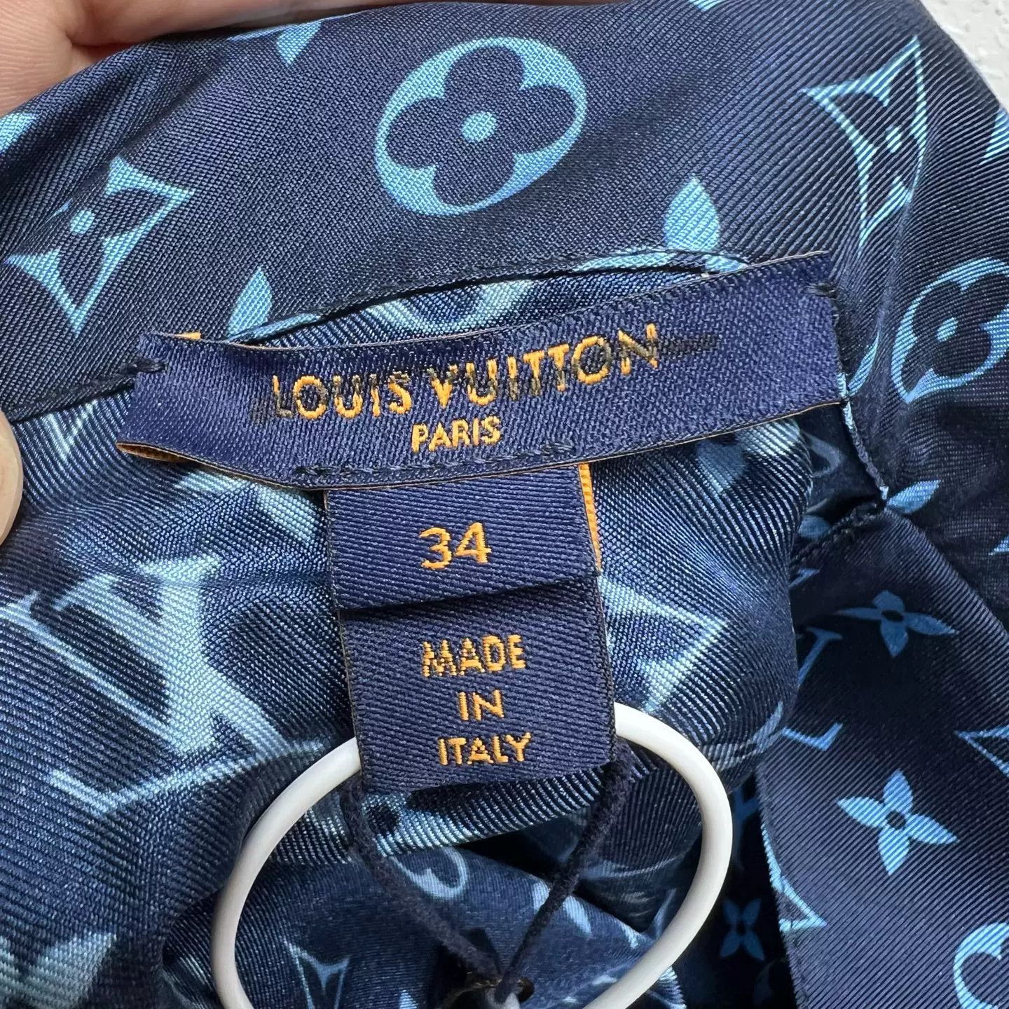 Louis Vuitton Louis Vuitton Monogram Silk Button Up Size 34 Size XS / US 0-2 / IT 36-38 - 3 Thumbnail