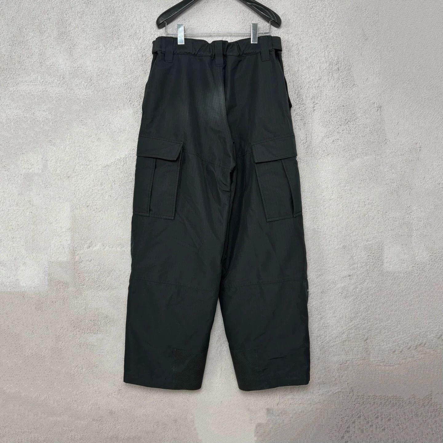 Balenciaga Balenciaga Skiwear Technical Cargo Pants Size 48 Size US 32 / EU 48 - 2 Thumbnail