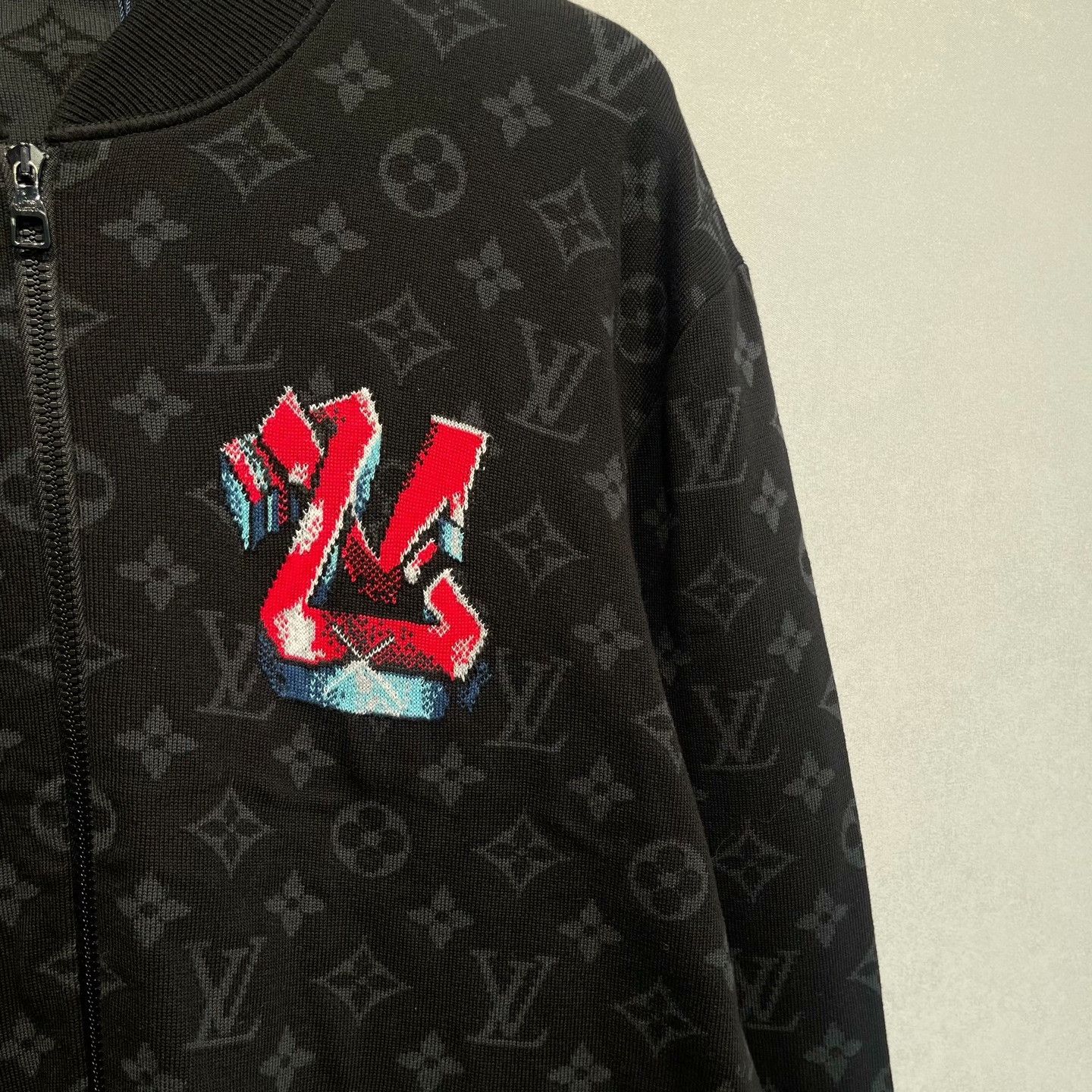 Louis Vuitton Louis Vuitton Graffiti Monogram Zip Jacket XL Size US XL / EU 56 / 4 - 3 Thumbnail