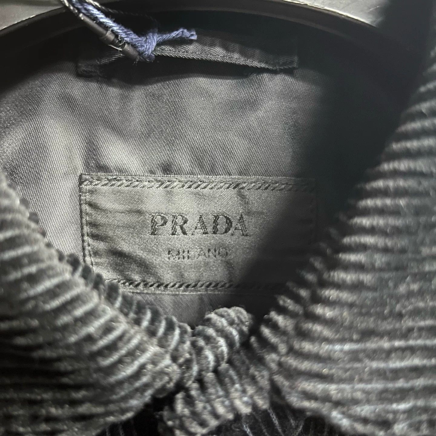 Prada Prada Corduroy Logo Patch Shirt Jacket Size XXL Size US XXL / EU 58 / 5 - 3 Thumbnail