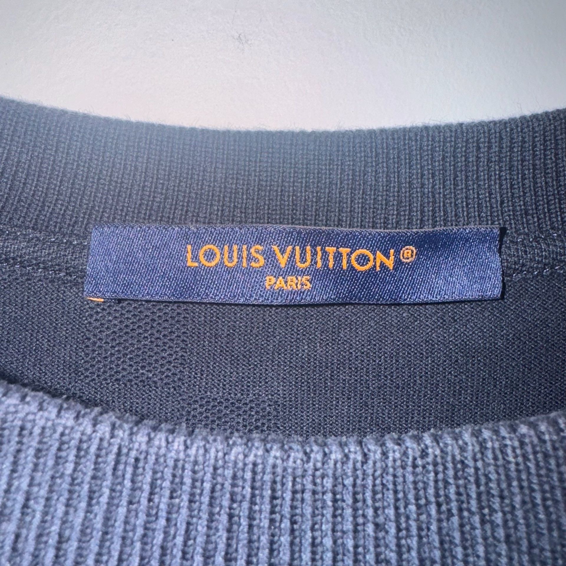 Louis Vuitton Louis Vuitton Damier Textured Pocket T-Shirt XL Size US XL / EU 56 / 4 - 6 Thumbnail