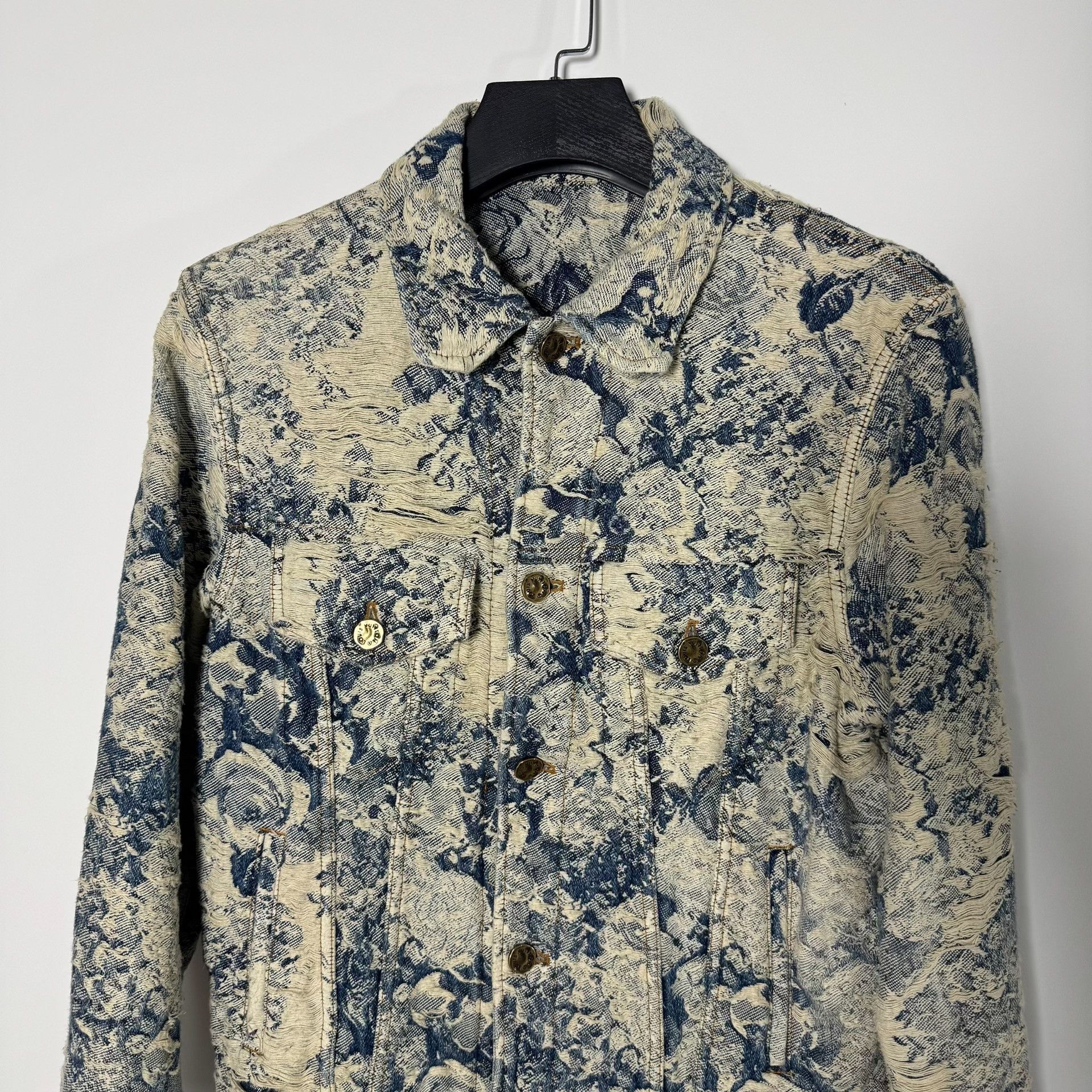 Louis Vuitton Louis Vuitton Floral Distressed Denim Jacket EU 44 Size US S / EU 44-46 / 1 - 2 Thumbnail