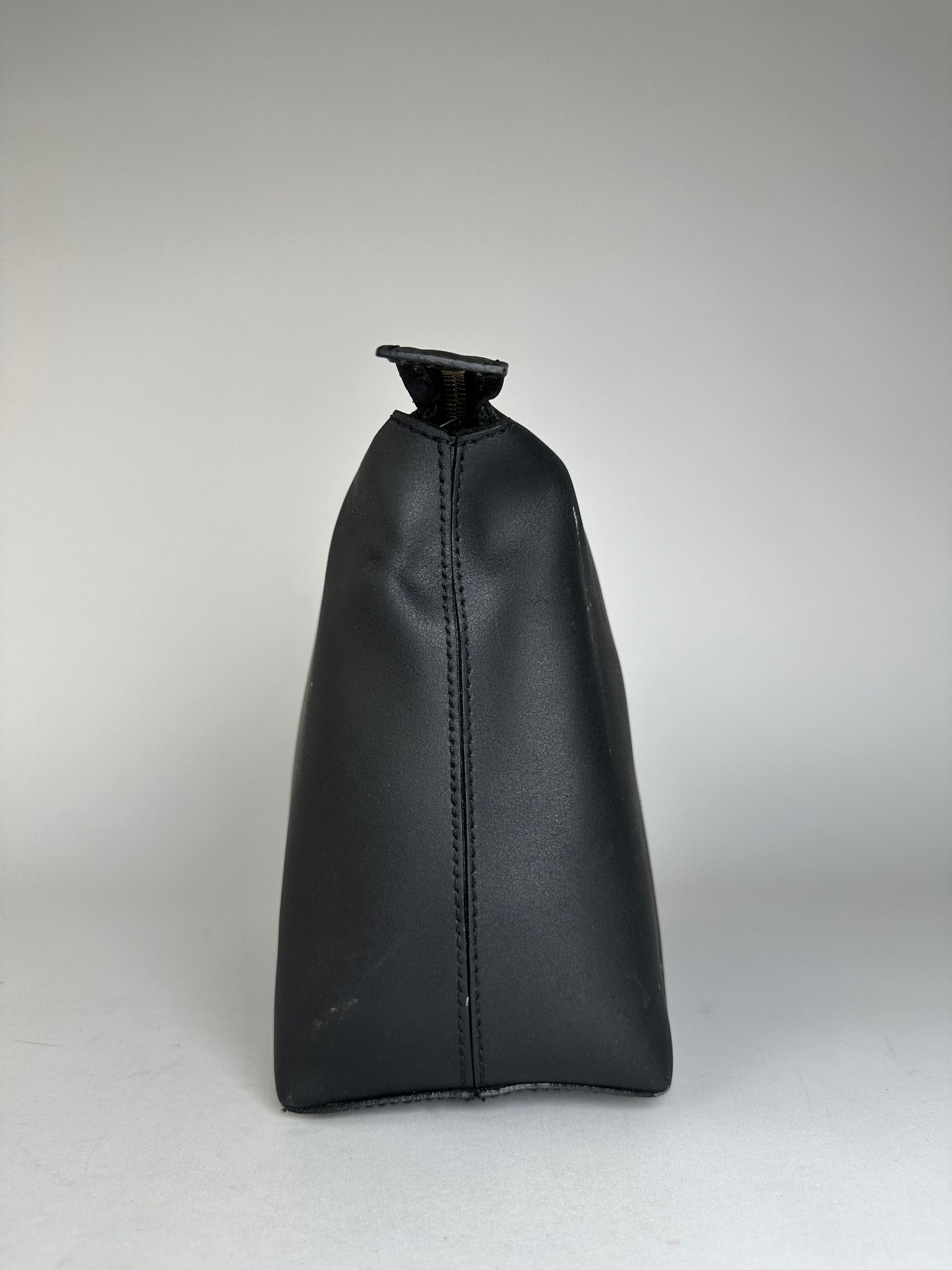 Celine Vintage Paris Plain Leather Clutch Black Size ONE SIZE - 4 Thumbnail