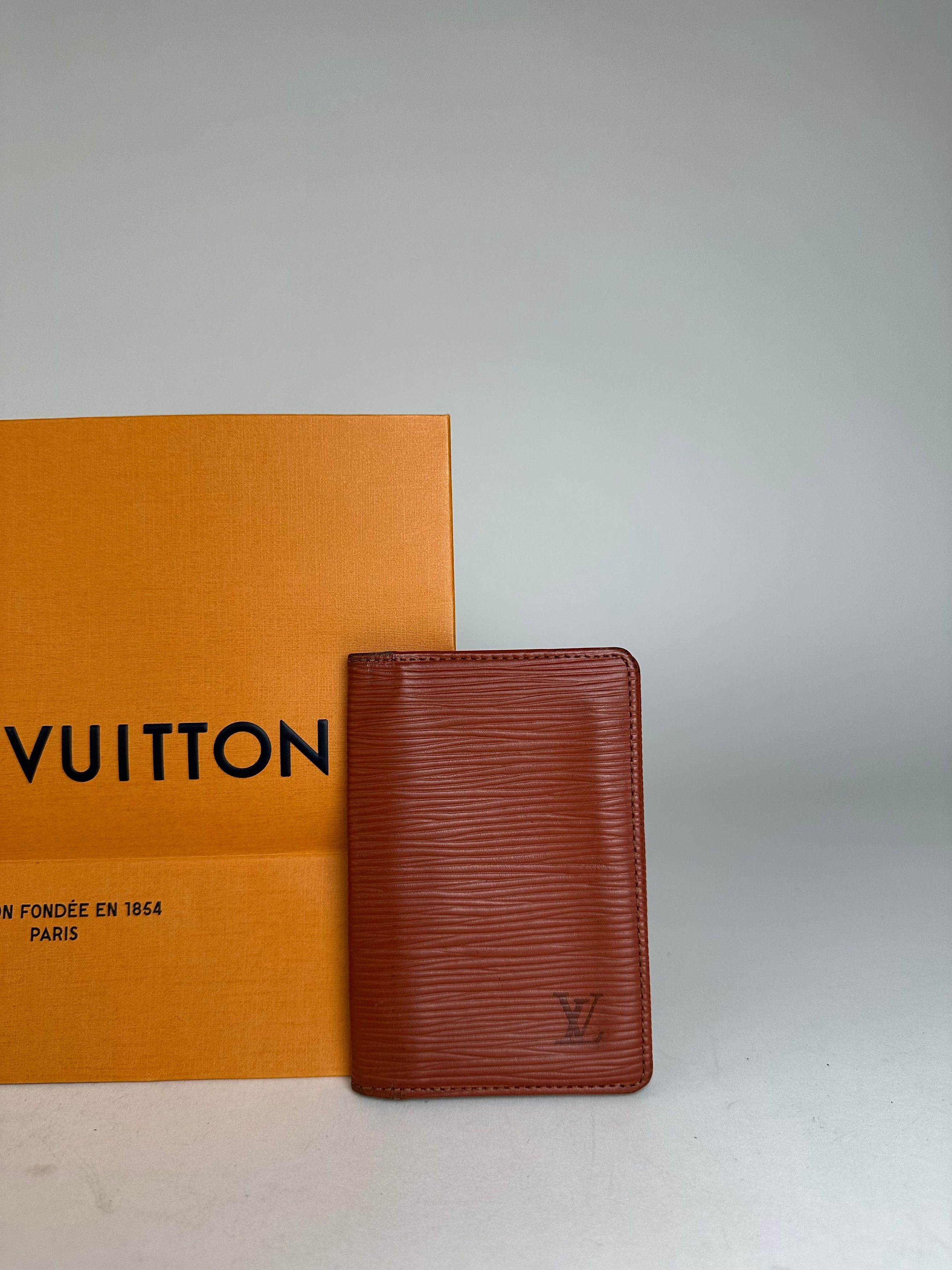 Louis Vuitton Vintage EPI Leather Card Holder Brown Size ONE SIZE - 9 Thumbnail