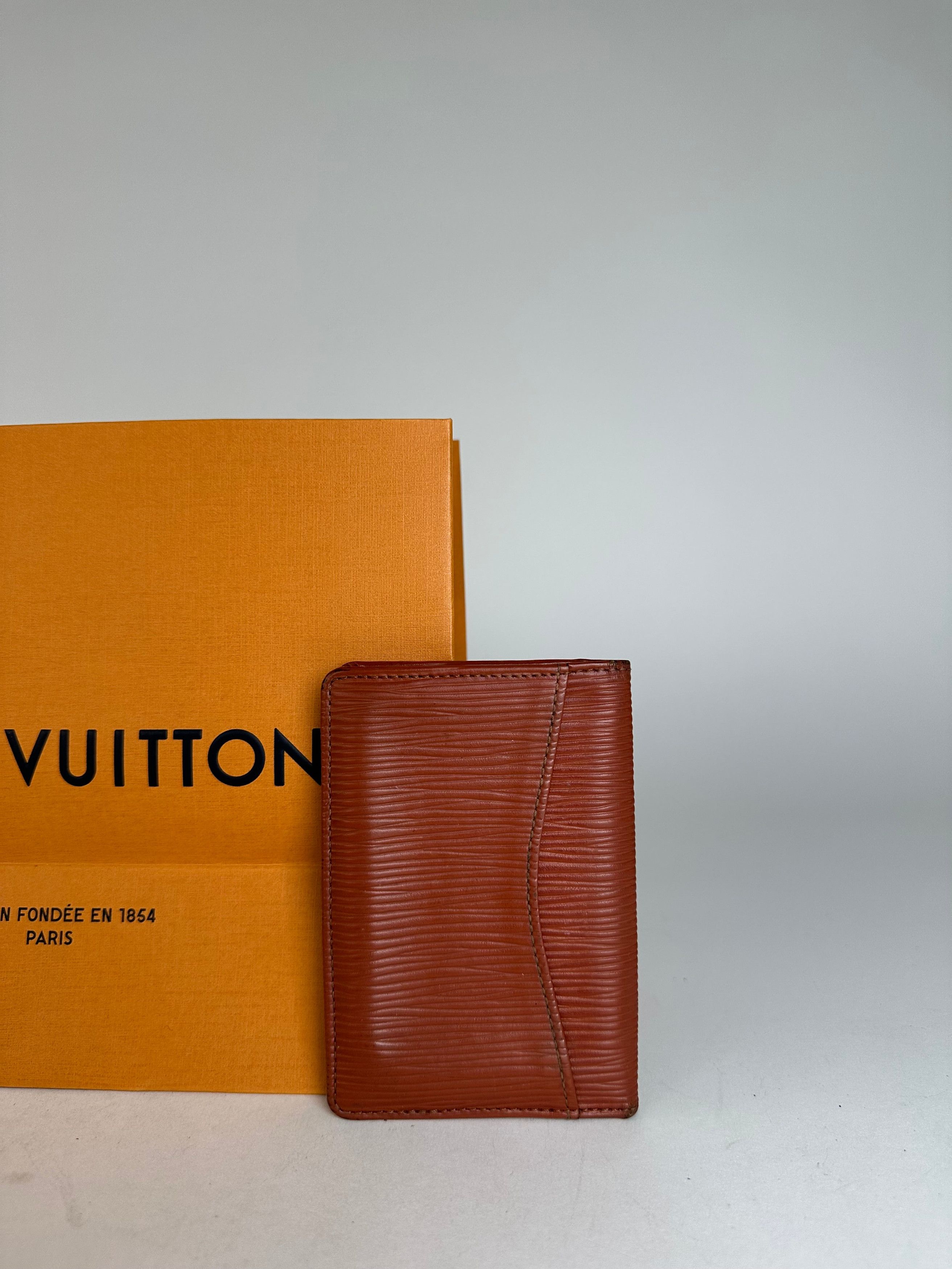 Louis Vuitton Vintage EPI Leather Card Holder Brown Size ONE SIZE - 10 Thumbnail