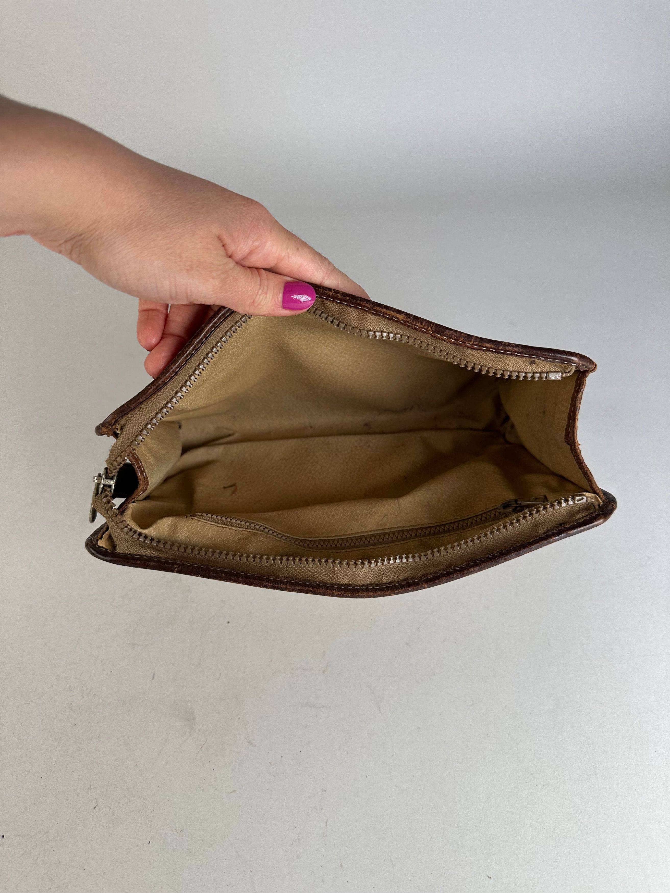 Celine Vintage Paris Triomphe Monogram Leather Clutch Beige Brown Size ONE SIZE - 10 Thumbnail