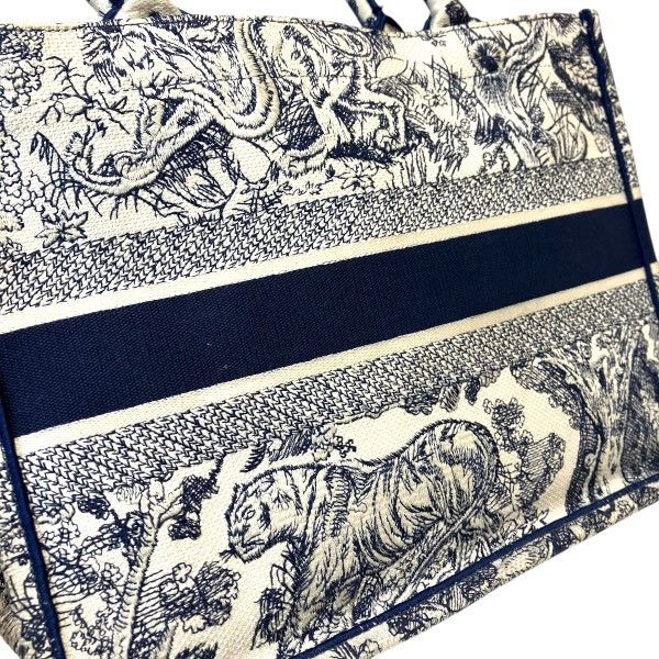 Dior Dior Dior Book Tote Embroidery Canvas Tote Bag Textile Tote Bag DUTY FREE for USA Size ONE SIZE - 9 Thumbnail