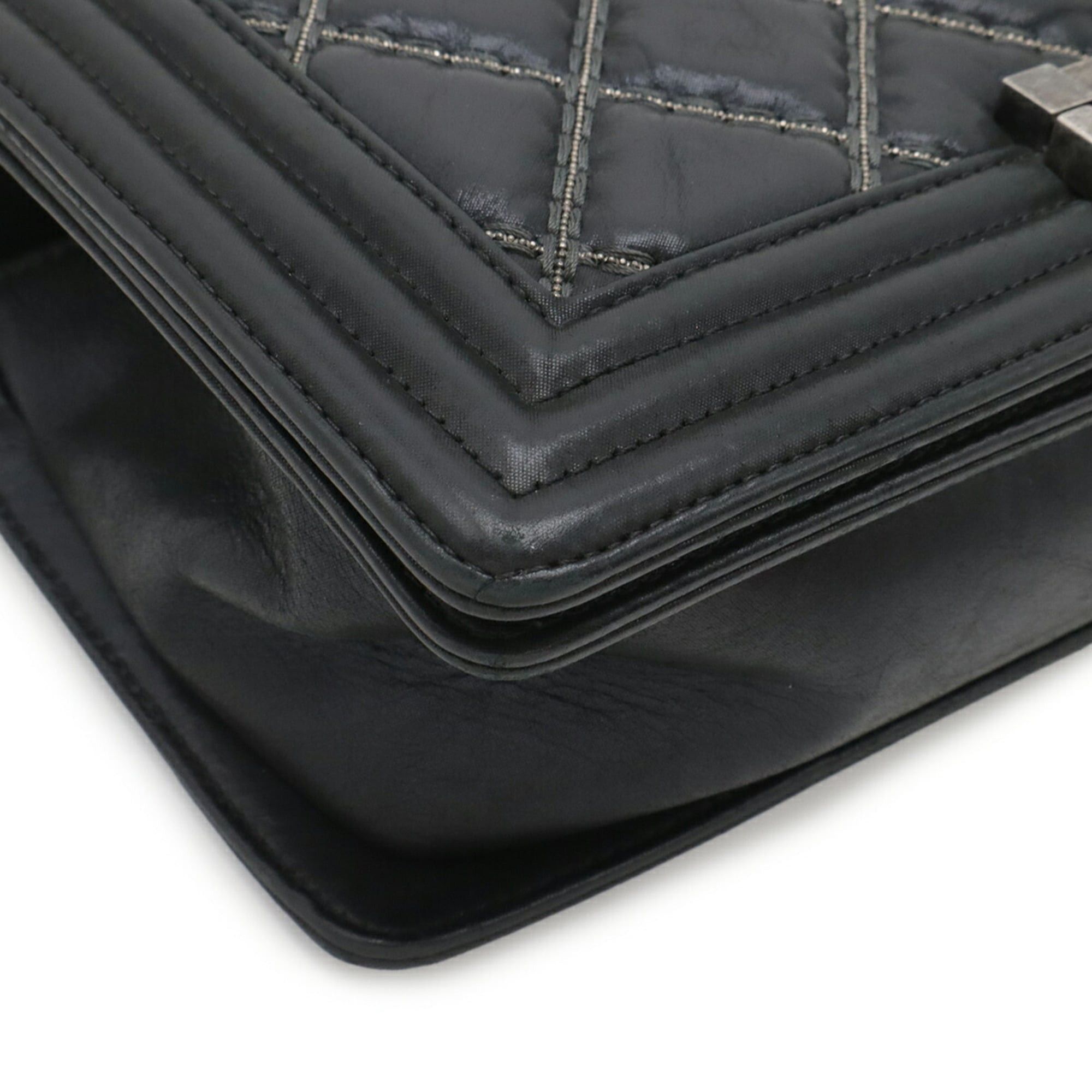 Chanel CHANEL Boy Chanel 25 Coco Mark Beaded Chain Shoulder Bag Leather Black Silver Size ONE SIZE - 4 Thumbnail