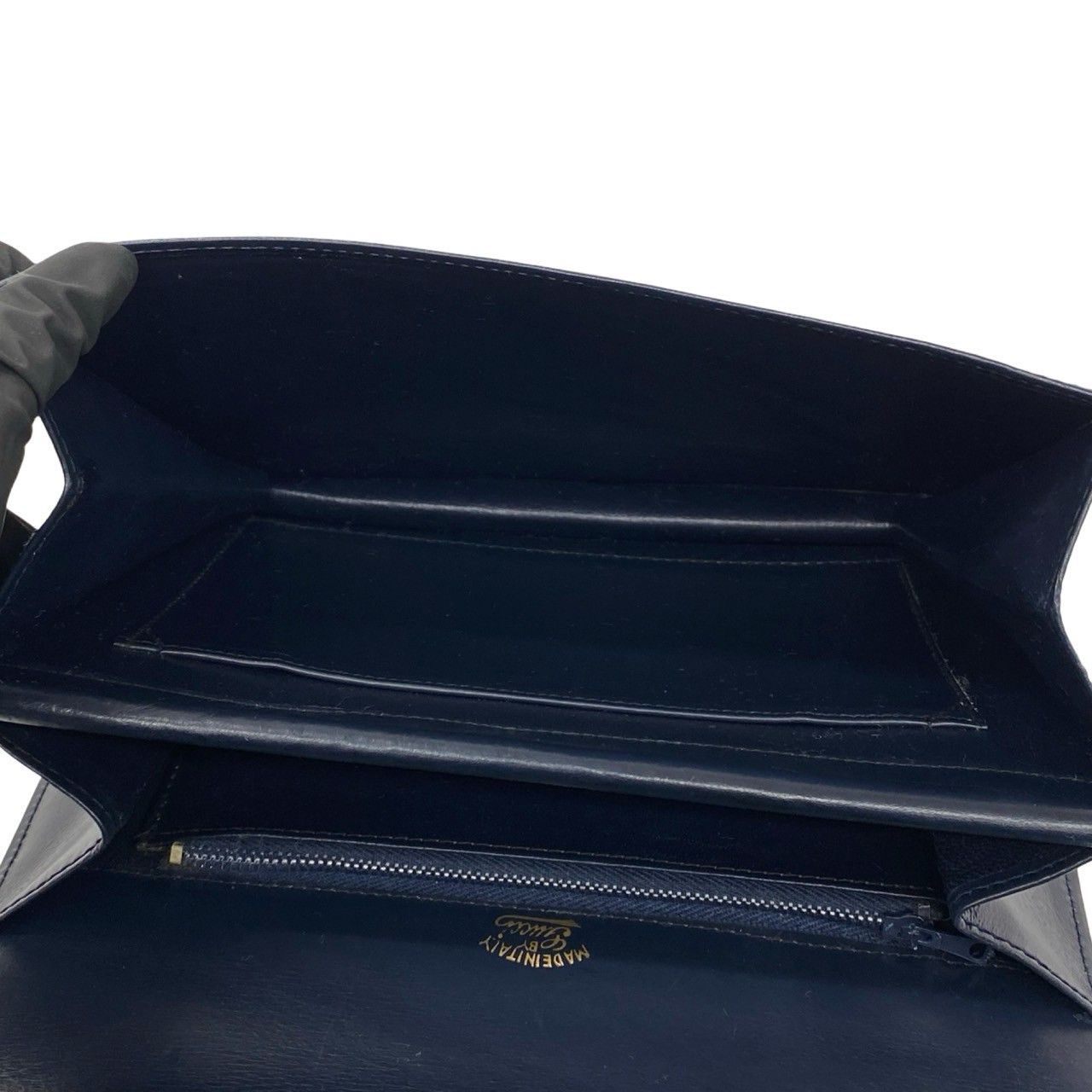 Gucci Gucci Gucci Leather Shoulder Bag Leather Shoulder Bag DUTY FREE for USA Size ONE SIZE - 10 Thumbnail