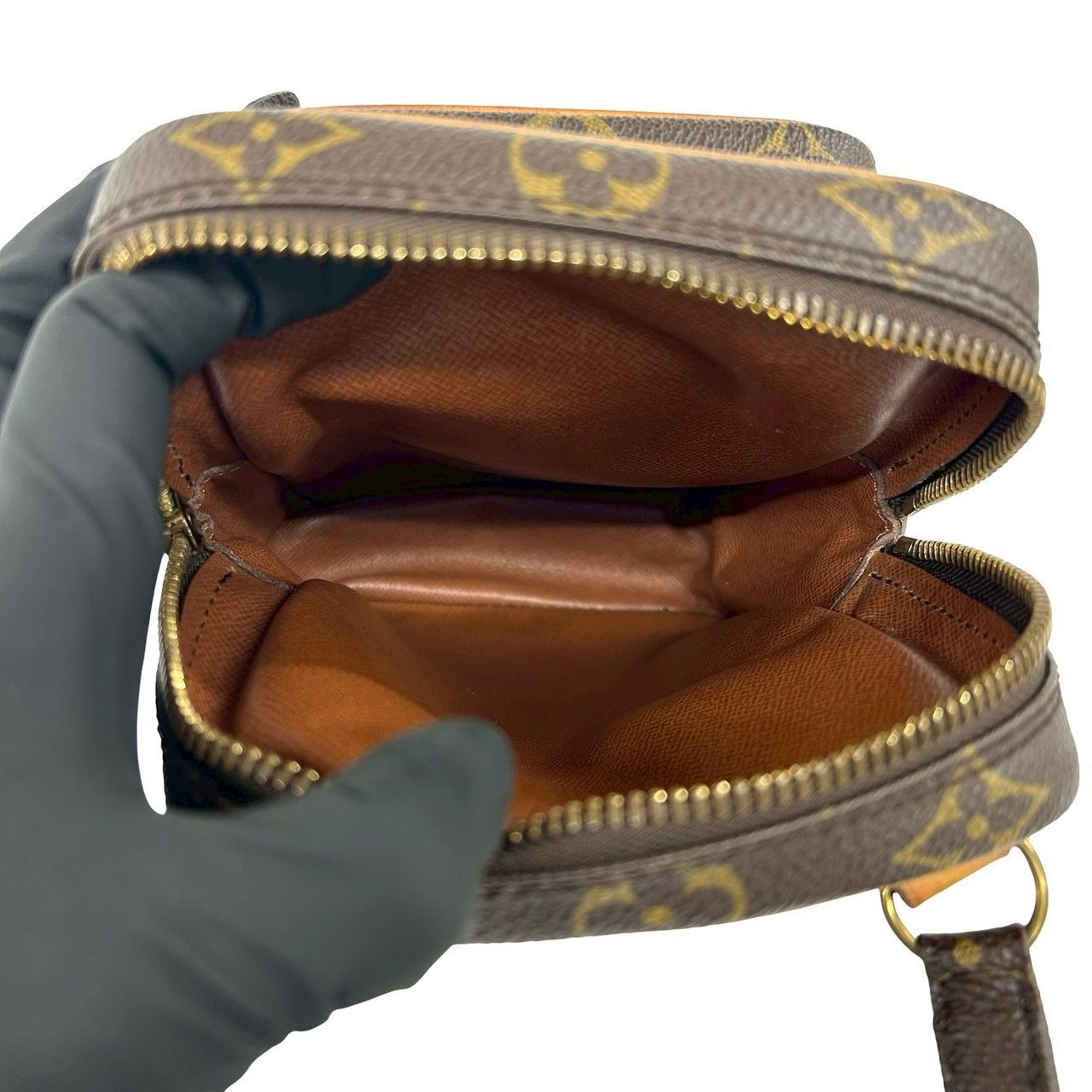 Louis Vuitton Louis Vuitton Louis Vuitton Monogram Leather Shoulder Bag Textile Shoulder Bag DUTY FREE for USA Size ONE SIZE - 10 Thumbnail