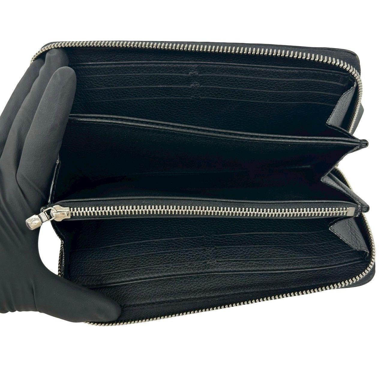 Louis Vuitton Louis Vuitton Louis Vuitton Lockme Leather Long Wallet Leather Long Wallet DUTY FREE for USA Size ONE SIZE - 8 Thumbnail