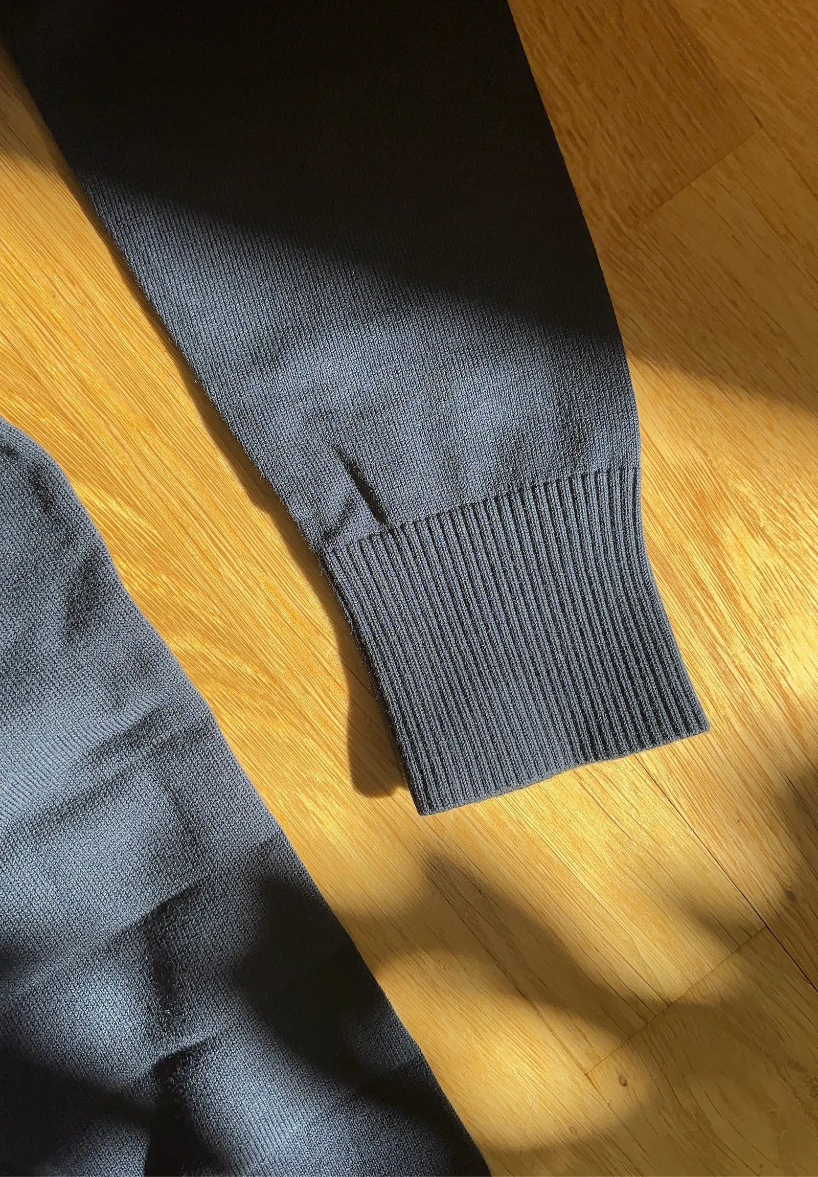 Peak Performance Peak Performance Classic V-Neck Sweater Size S / US 4 / IT 40 - 6 Thumbnail