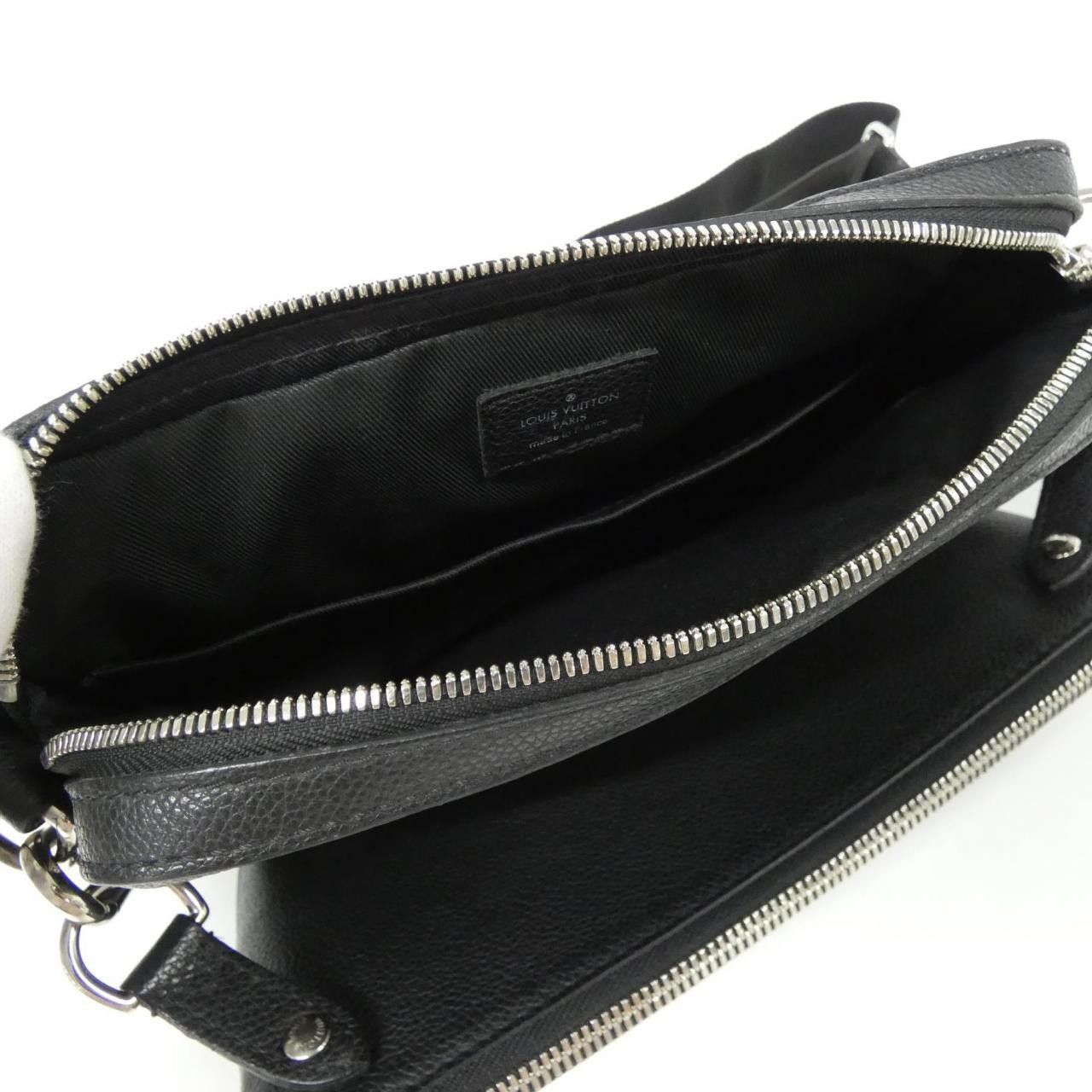 Louis Vuitton Louis Vuitton Louis Vuitton Damier Checkerboard Trio Messenger Calf Shoulder Bag Leather Shoulder Bag N80401 DUTY FREE for USA Size ONE SIZE - 9 Thumbnail