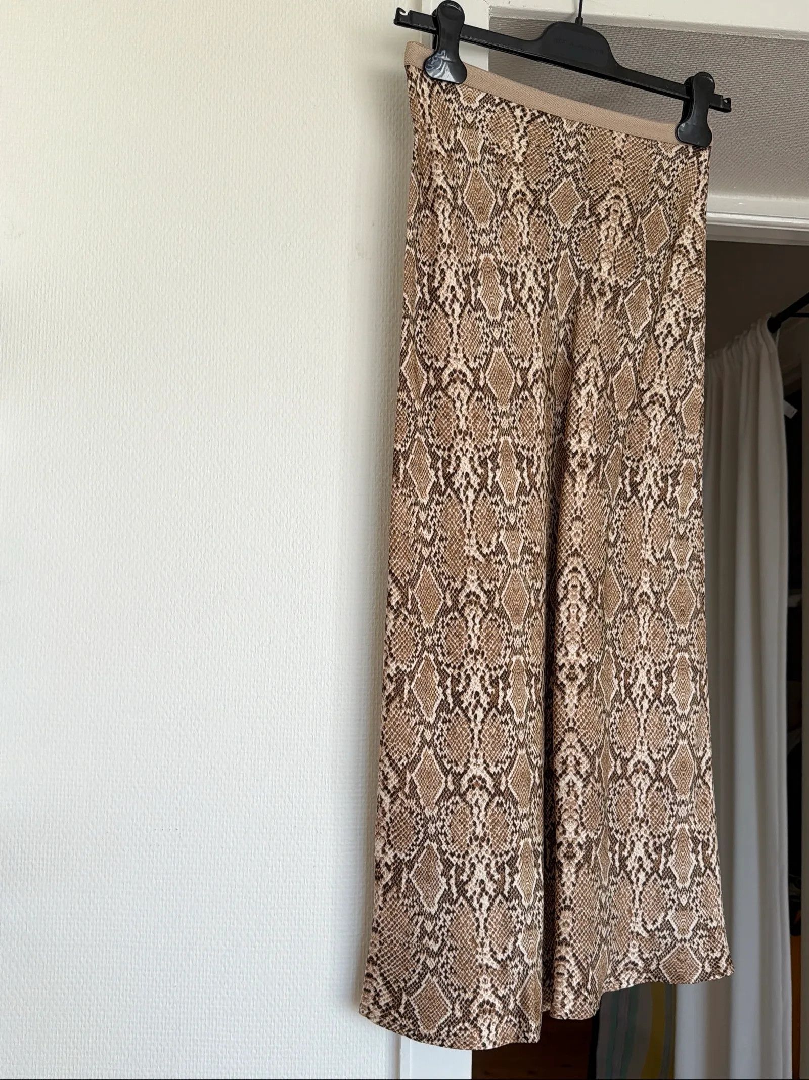 Anine Bing Anine Bing Skirt Size 25" / US 0 / IT 36 - 2 Thumbnail