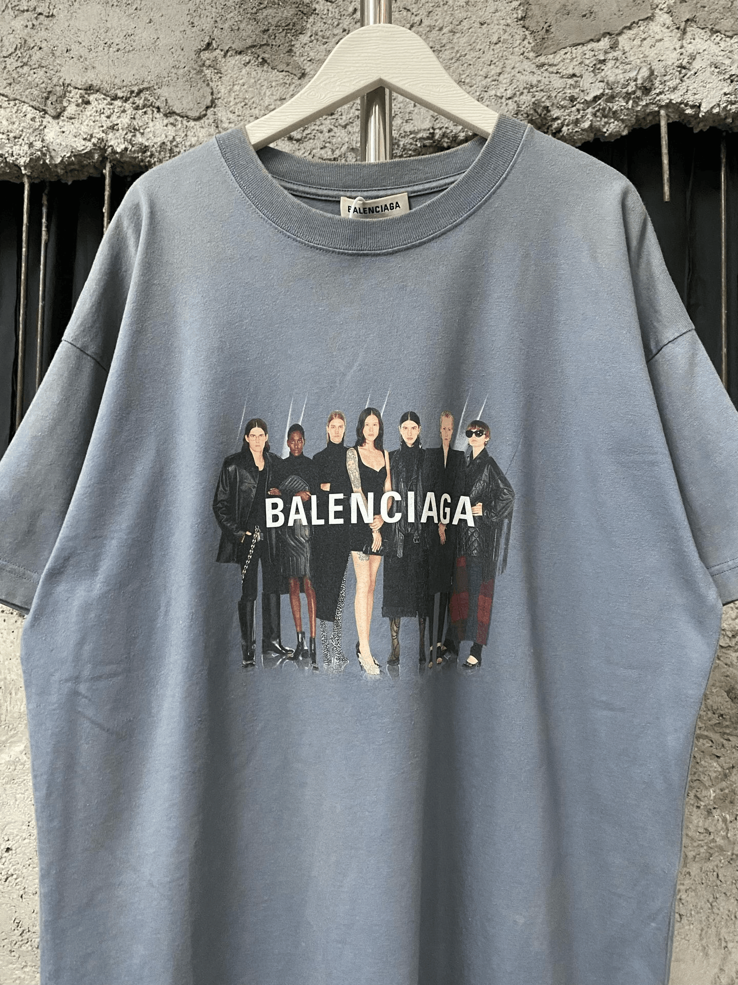 Balenciaga Balenciaga Band Graphic T-Shirt L Size US L / EU 52-54 / 3 - 3 Thumbnail