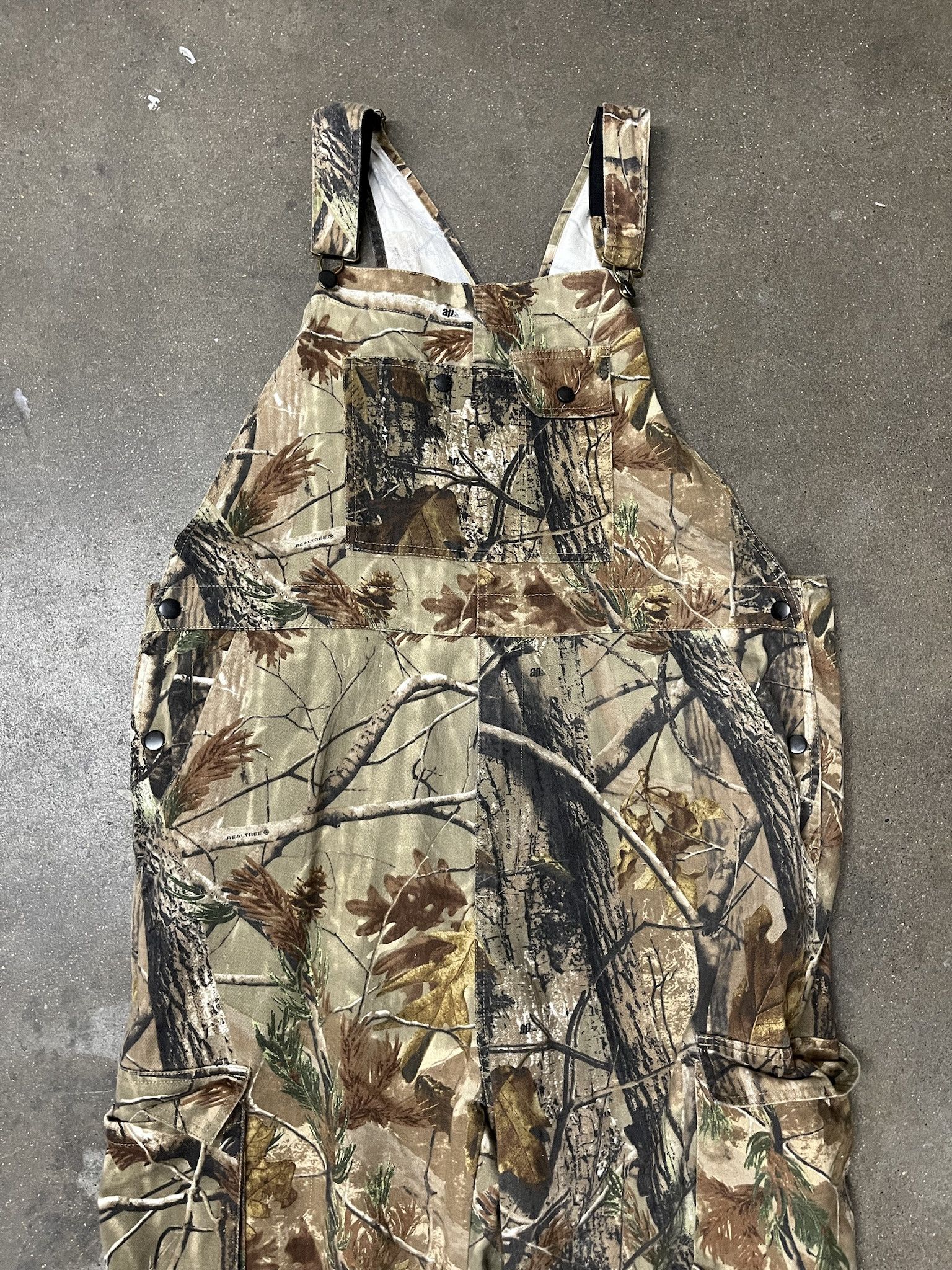 Carhartt × Vintage Vintage 2000s Realtree Branded Lightweight Cargo Camo Coverall Suit Size XL Size US XL / EU 56 / 4 - 2 Thumbnail