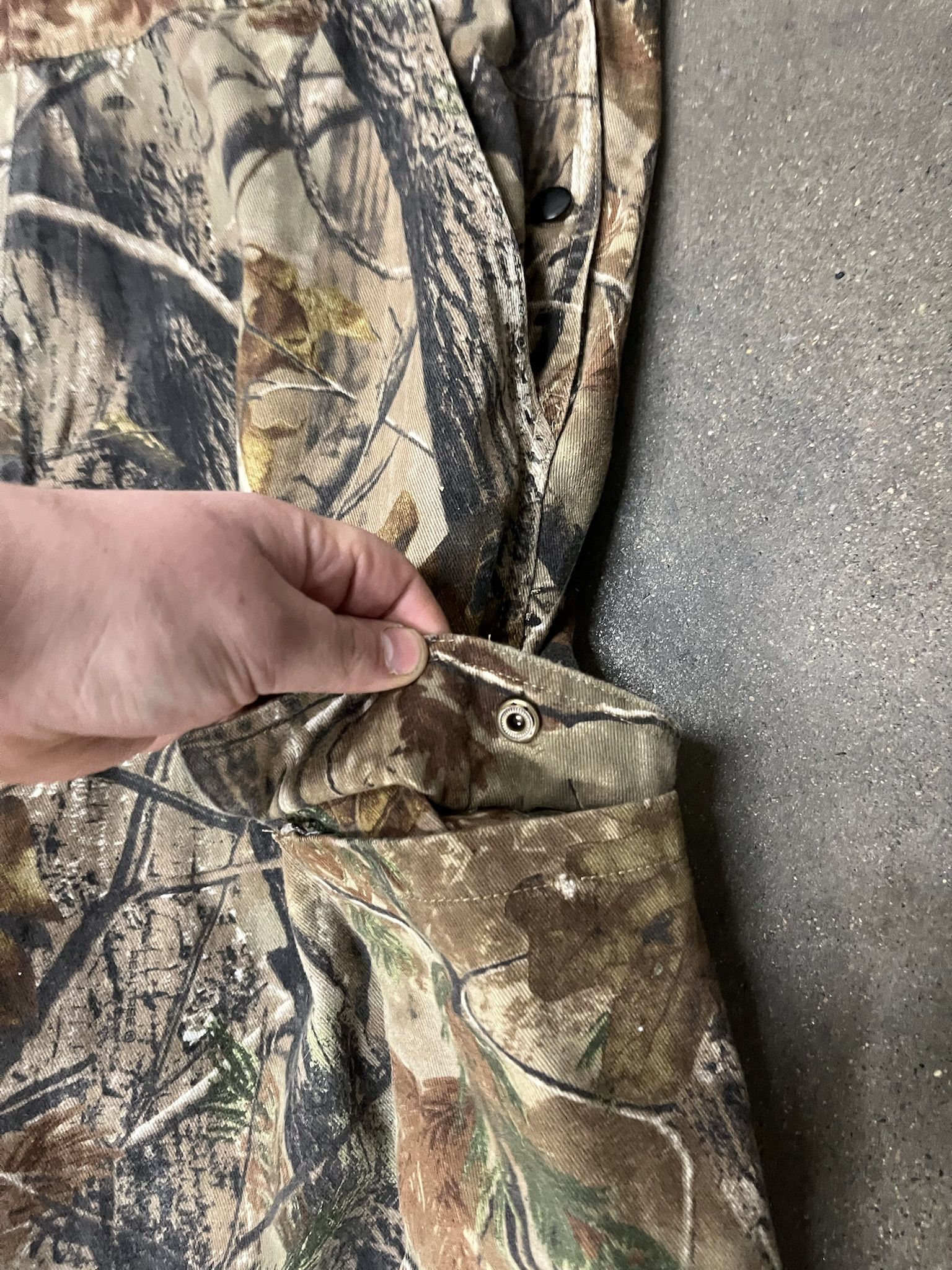 Carhartt × Vintage Vintage 2000s Realtree Branded Lightweight Cargo Camo Coverall Suit Size XL Size US XL / EU 56 / 4 - 4 Thumbnail