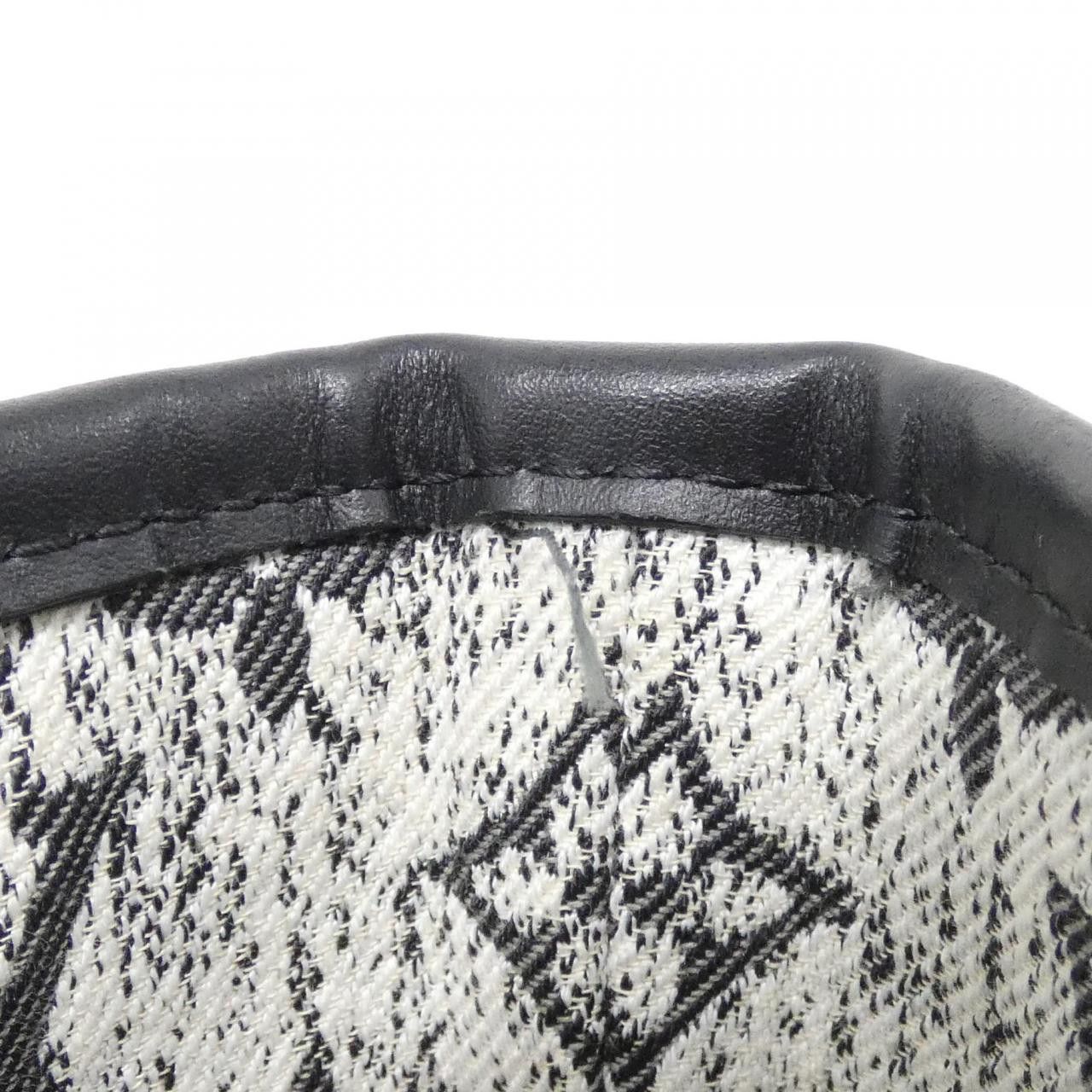 Louis Vuitton Louis Vuitton Louis Vuitton Monogram Jacquard Denim Tote Bag Textile Tote Bag M21465 DUTY FREE for USA Size ONE SIZE - 6 Thumbnail