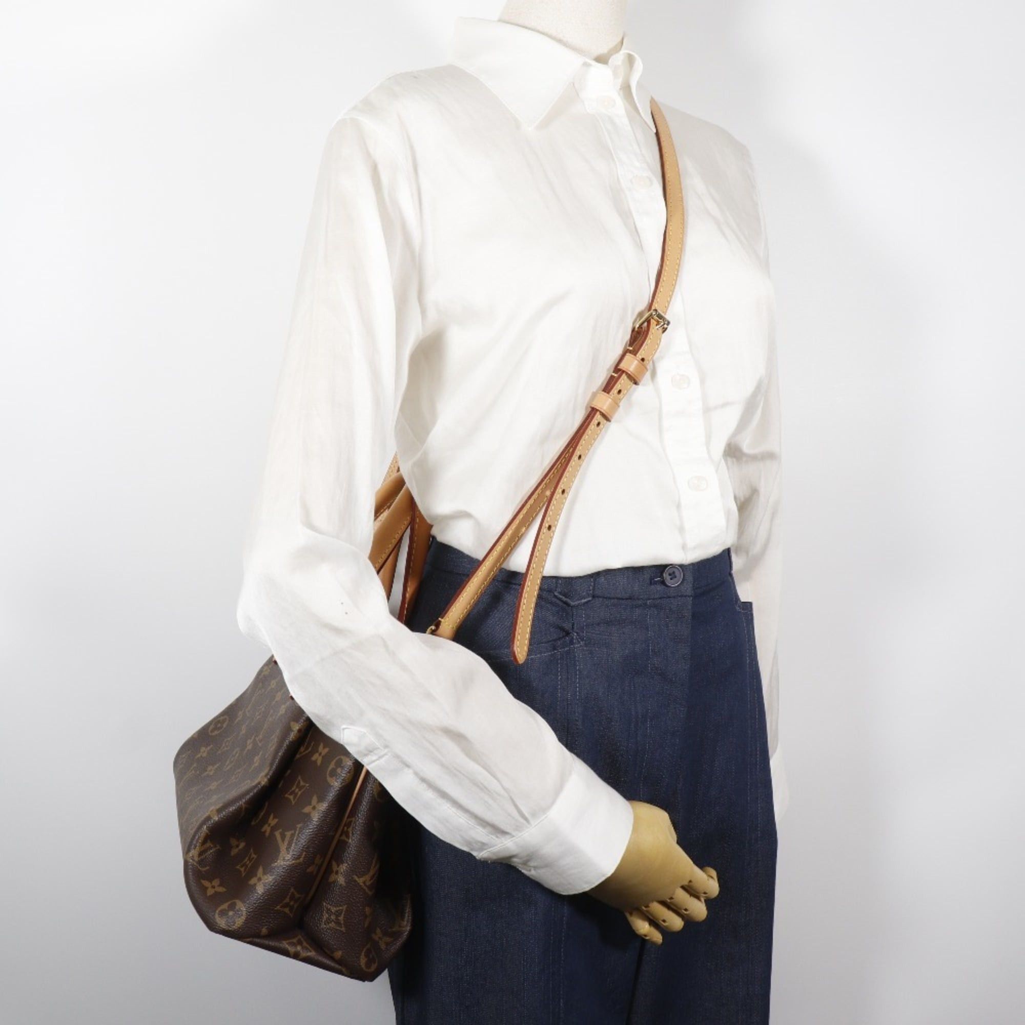 Louis Vuitton Louis Vuitton Livory PM Handbag, 2-Way Shoulder Bag, M44543, Monogram Canvas, Brown, 2-Way, A5 Size, Women's. Size ONE SIZE - 12 Thumbnail