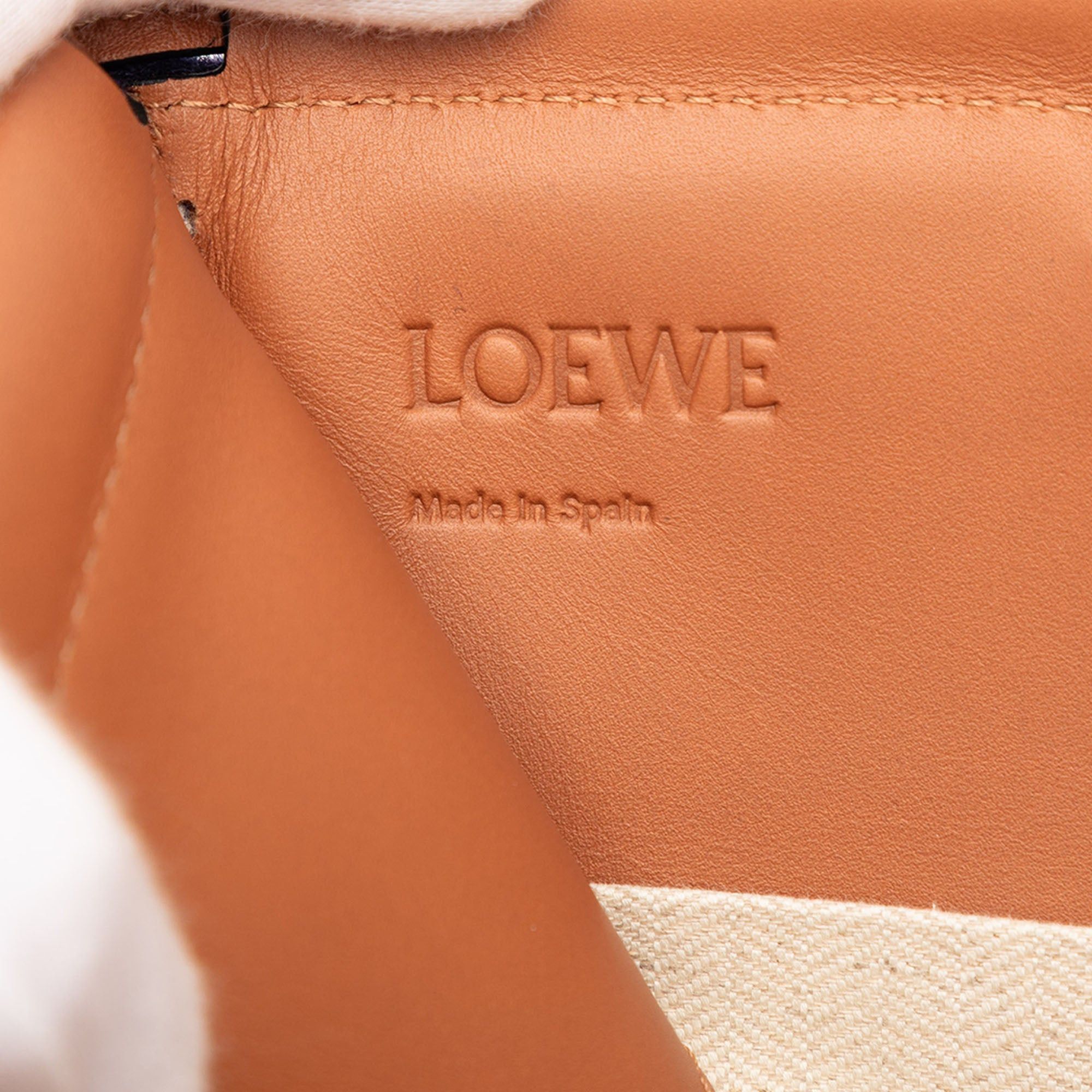 Loewe Medium Anagram Felt Cushion Tote Size ONE SIZE - 5 Thumbnail