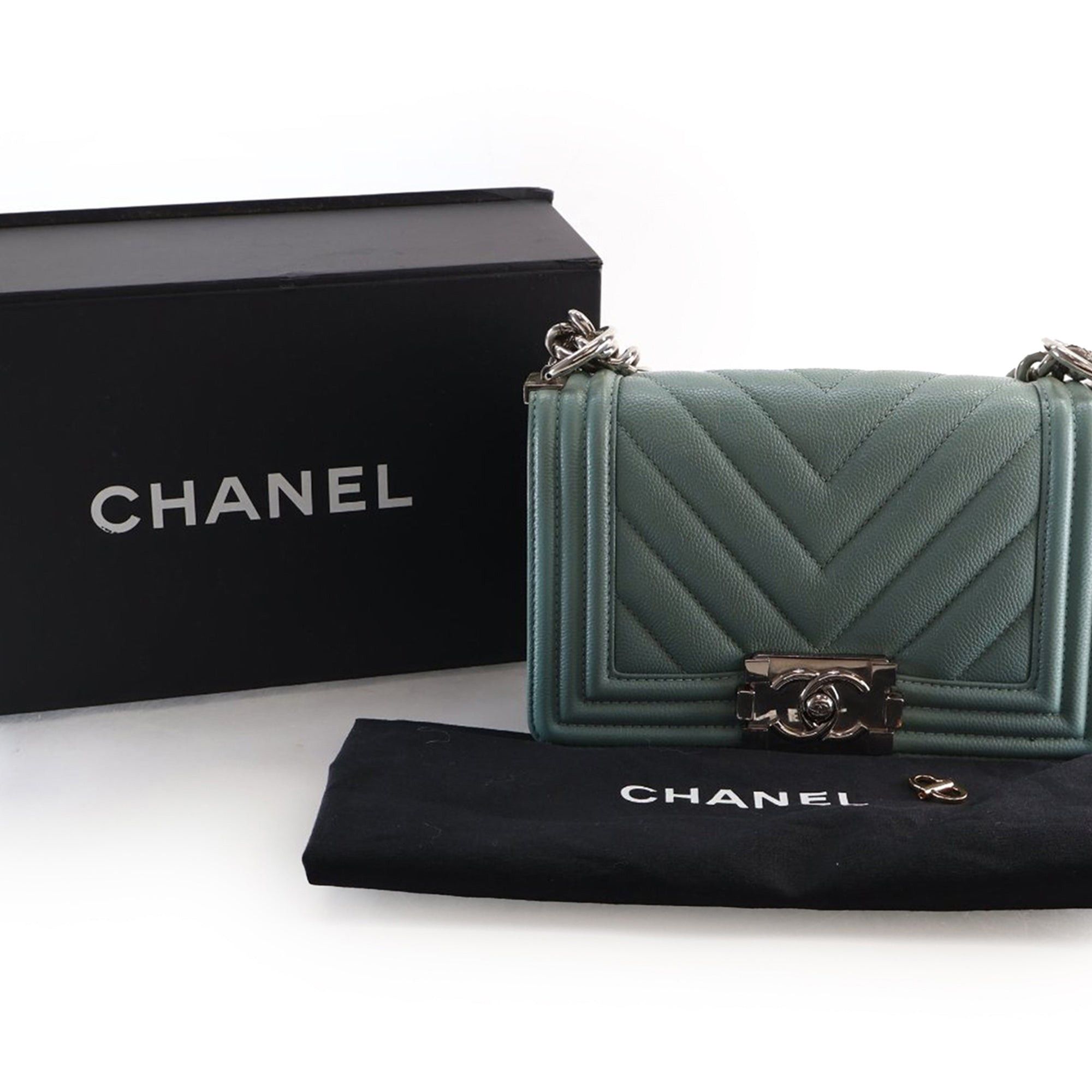Chanel Small Chevron Caviar Boy Flap Size ONE SIZE - 15 Thumbnail