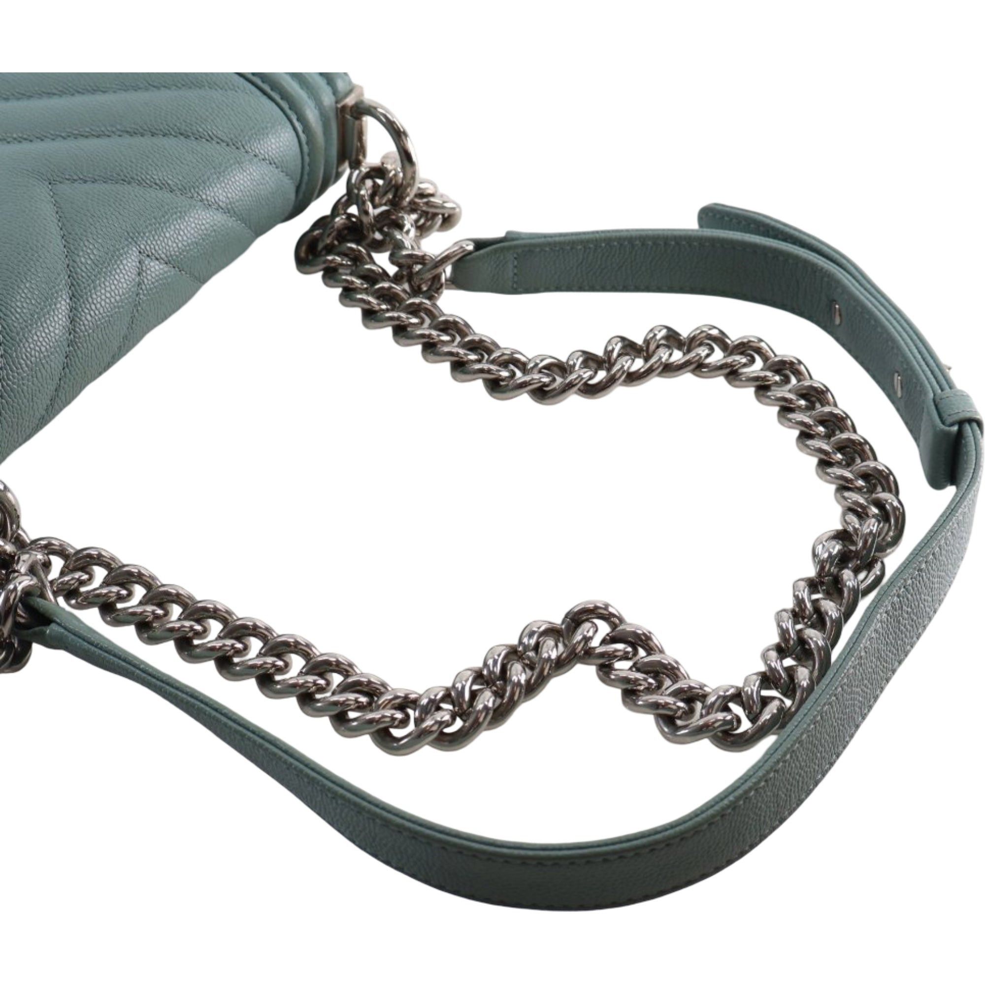 Chanel Small Chevron Caviar Boy Flap Size ONE SIZE - 14 Thumbnail