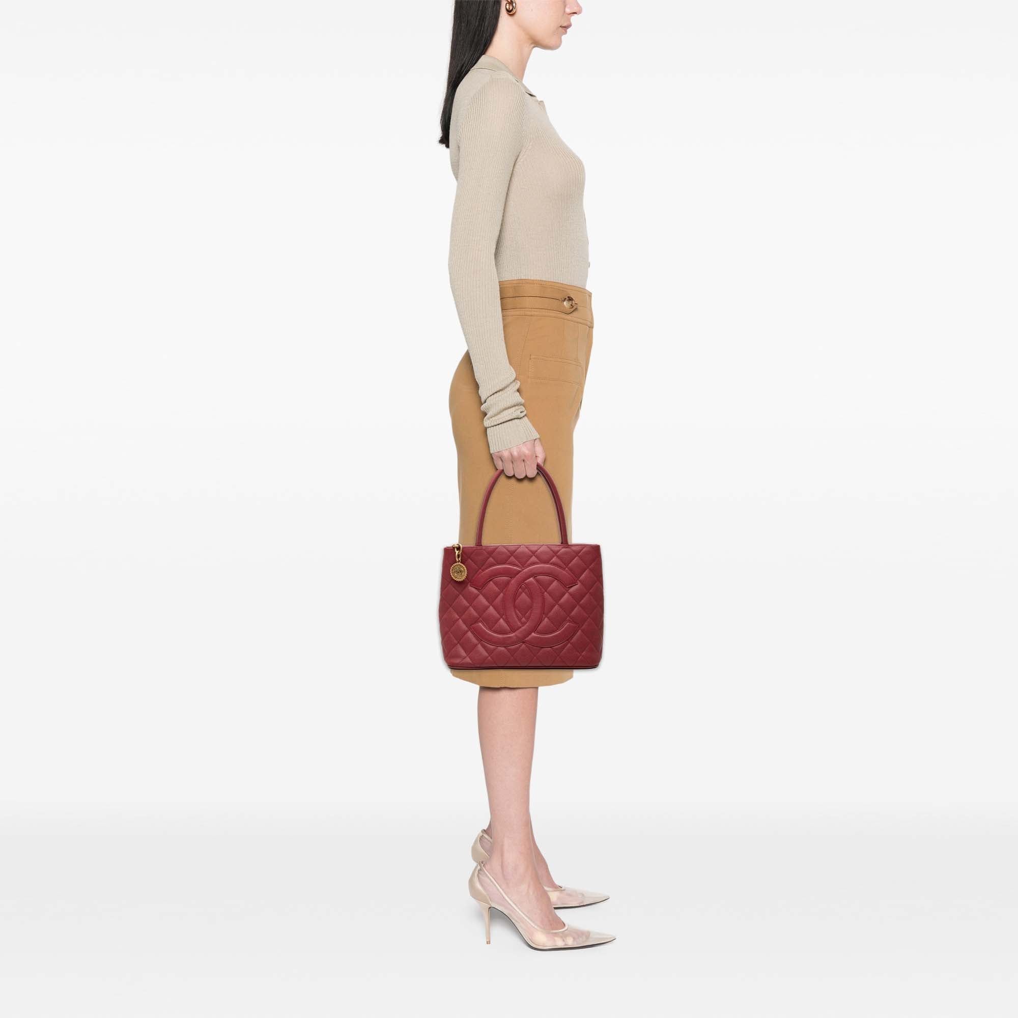 Chanel Caviar Medallion Tote Size ONE SIZE - 7 Thumbnail