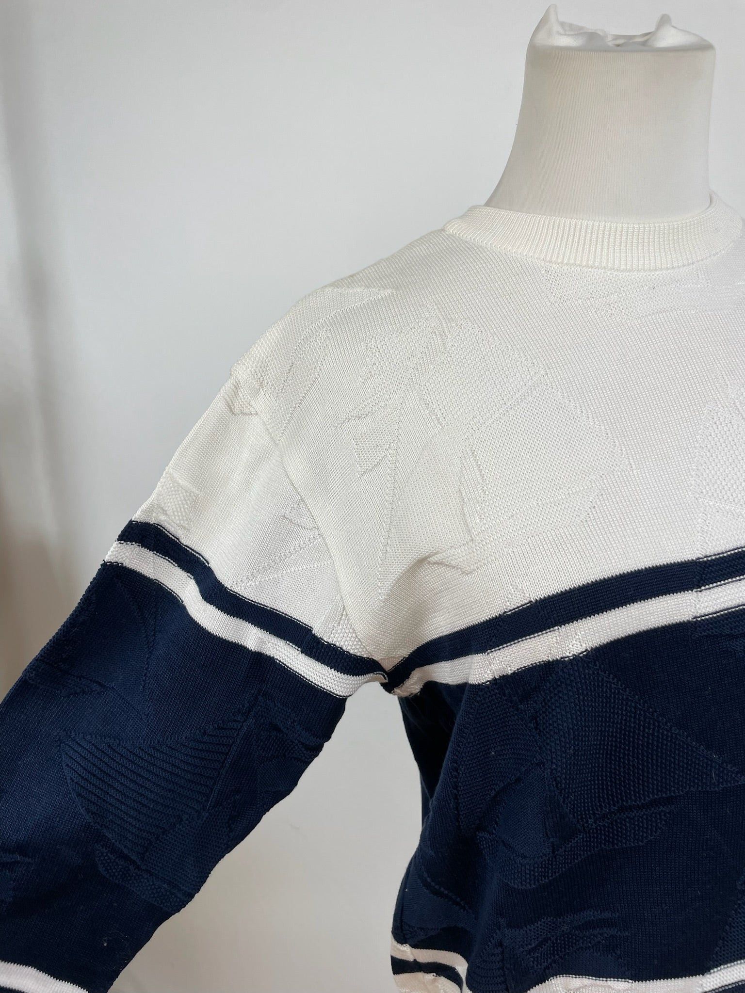 Dior Vintage Crewneck Sweater White Navy L Size L / US 10 / IT 46 - 13 Thumbnail