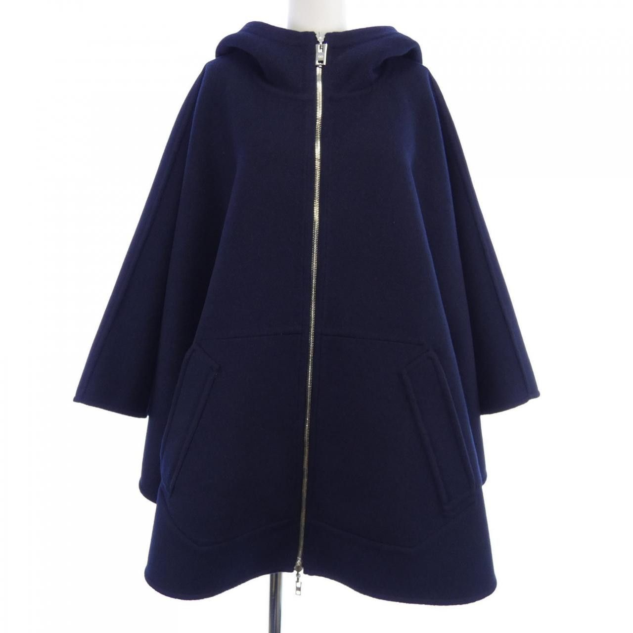 Louis Vuitton Louis Vuitton Louis Vuitton Mahina Monogram Reversible Cape Textile Outerwear FMCO18J54 DUTY FREE for USA Size ONE SIZE - 8 Thumbnail