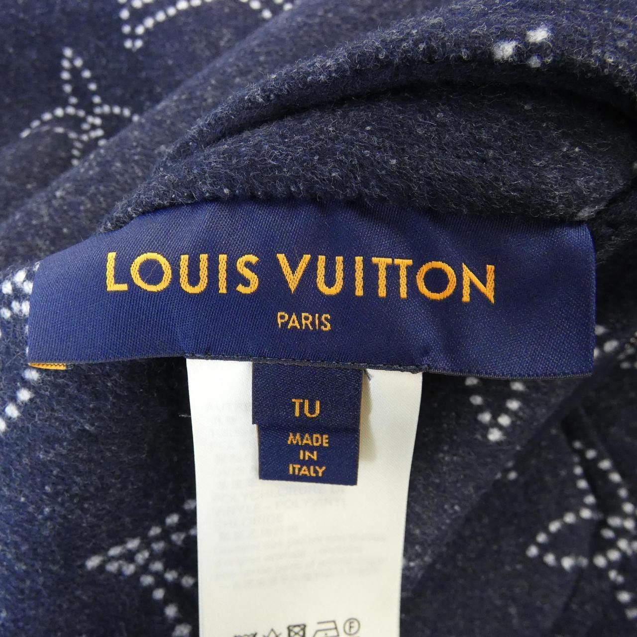 Louis Vuitton Louis Vuitton Louis Vuitton Mahina Monogram Reversible Cape Textile Outerwear FMCO18J54 DUTY FREE for USA Size ONE SIZE - 5 Thumbnail