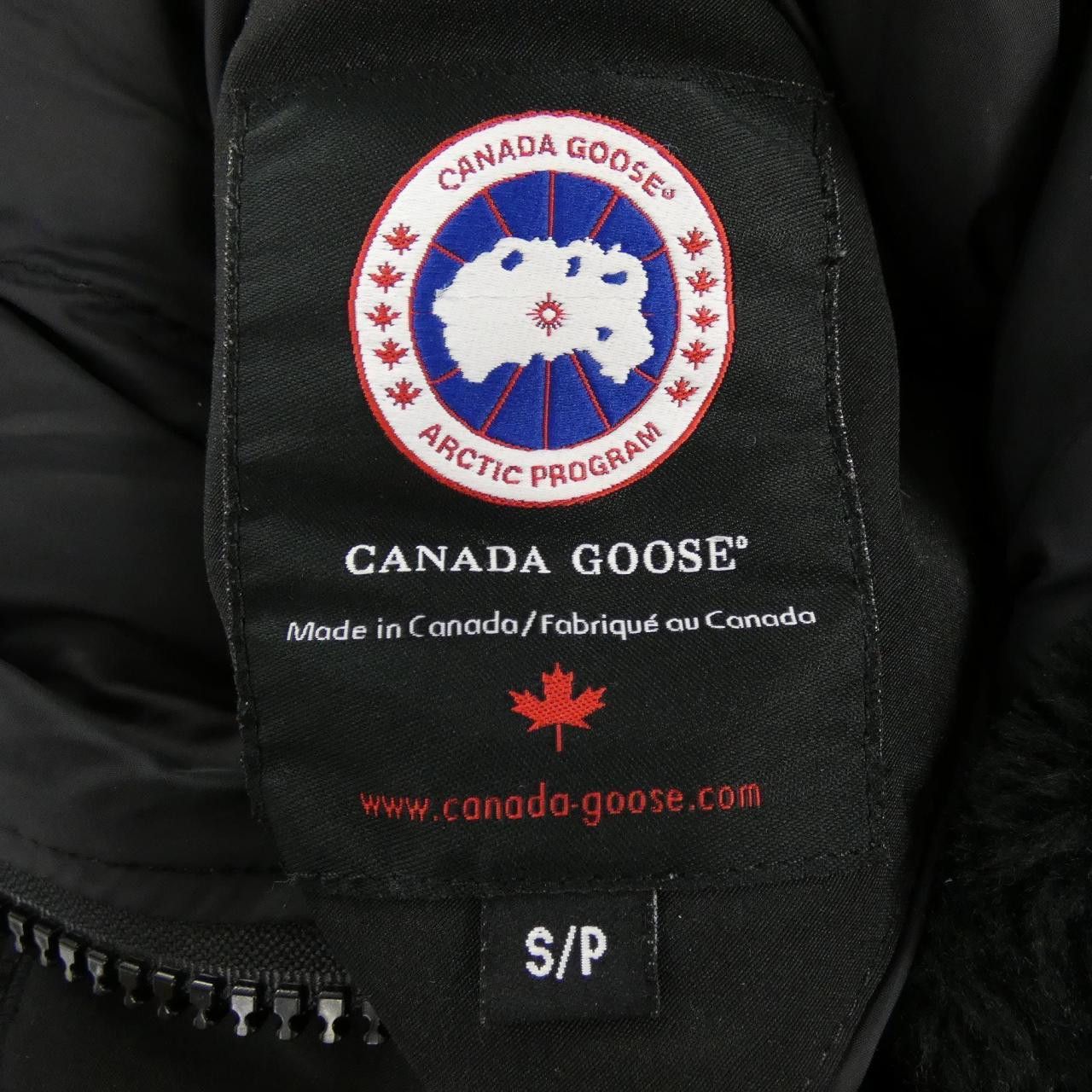Canada Goose Canada Goose Canada Goose Bronte Down Coat Textile Outerwear 2600JL DUTY FREE for USA Size ONE SIZE - 4 Thumbnail