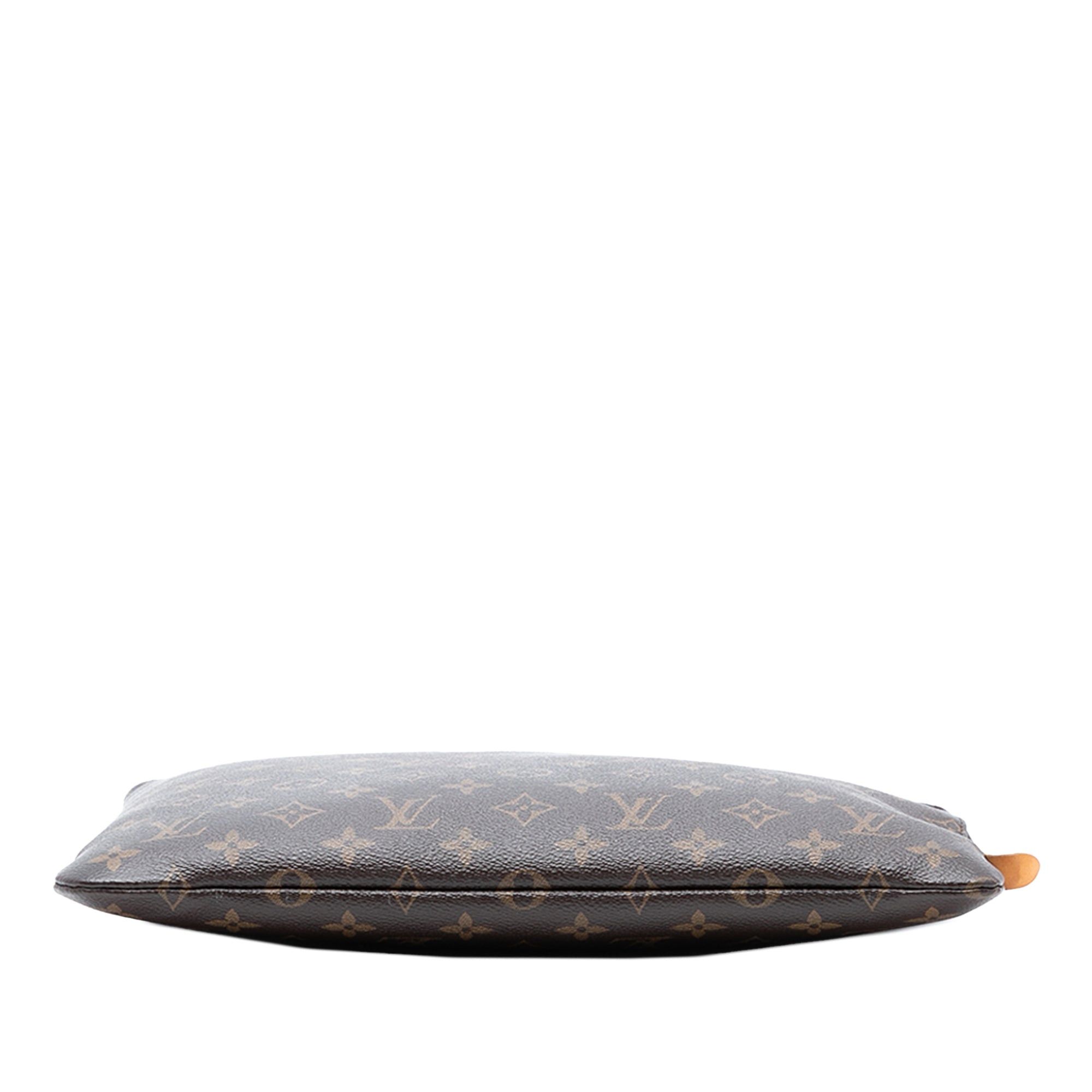 Louis Vuitton Monogram Etui Voyage MM Size ONE SIZE - 3 Thumbnail