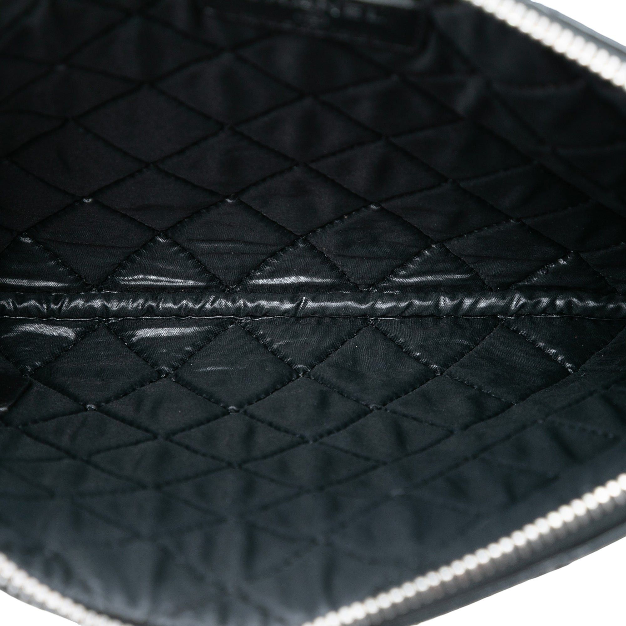 Chanel Small Quilted Patent O Case Clutch Size ONE SIZE - 4 Thumbnail