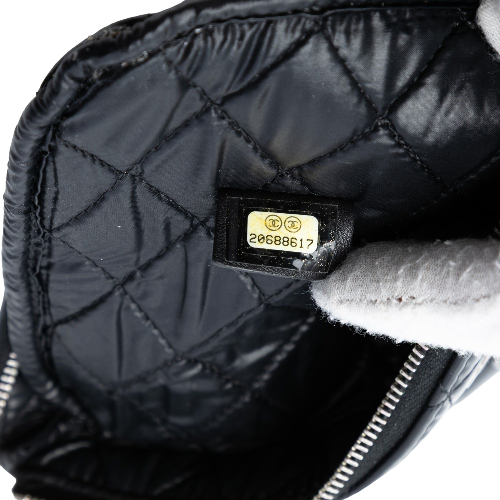 Chanel Small Quilted Patent O Case Clutch Size ONE SIZE - 5 Thumbnail