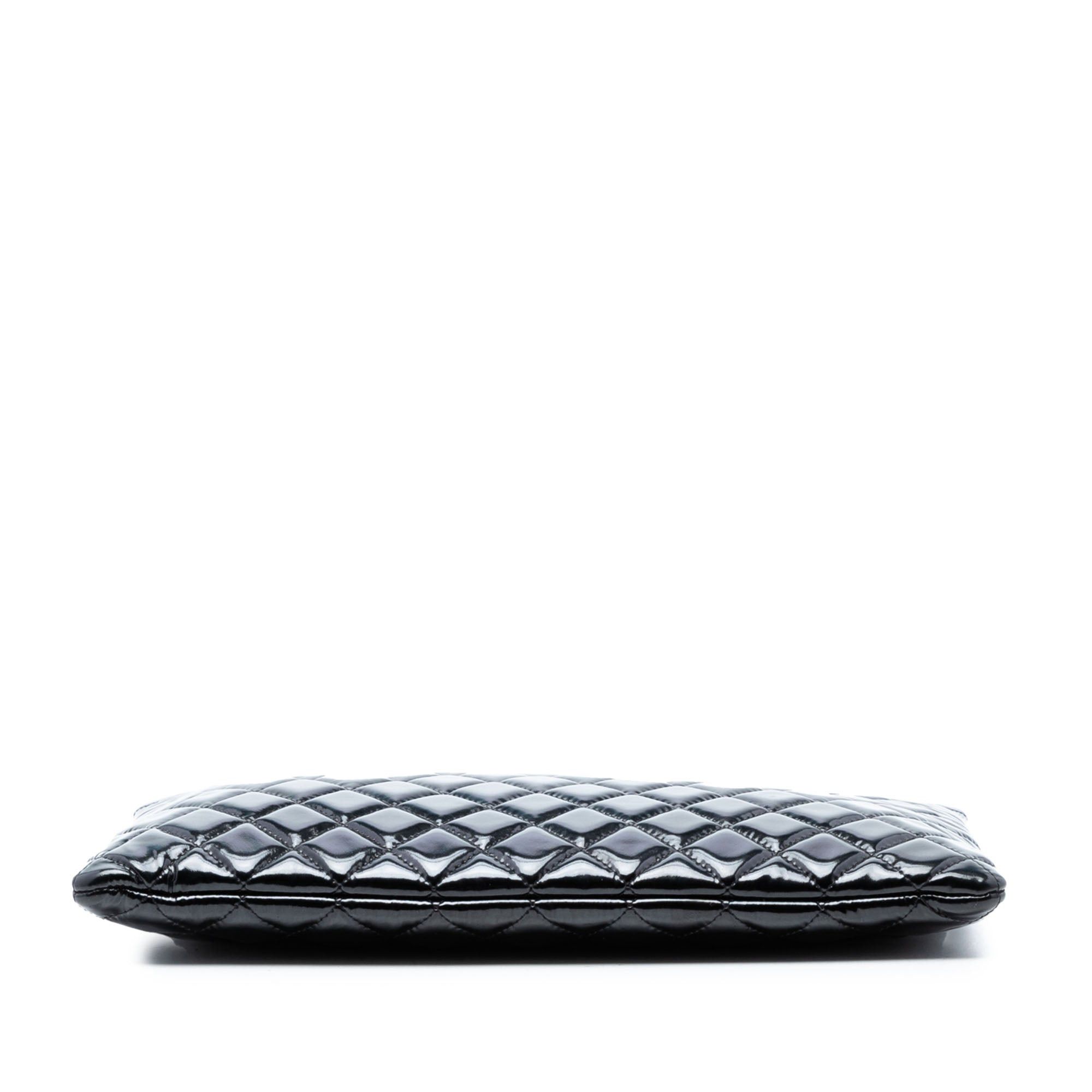 Chanel Large Quilted Patent O Case Clutch Size ONE SIZE - 3 Thumbnail