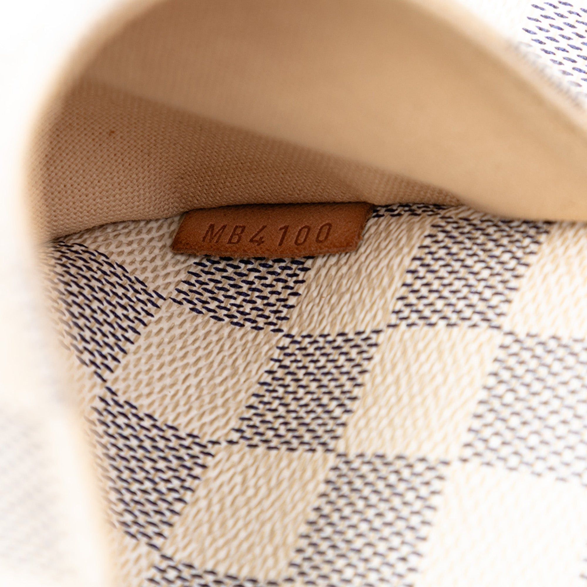 Louis Vuitton Damier Azur Totally MM Size ONE SIZE - 6 Thumbnail
