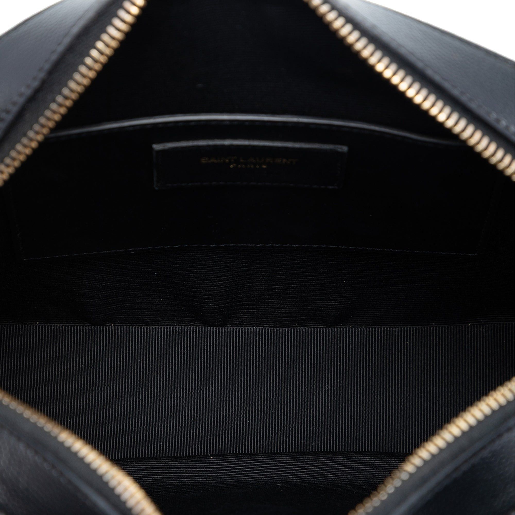 Saint Laurent Paris Medium Grain De Poudre Classic Monogram Camera Bag Size ONE SIZE - 4 Thumbnail