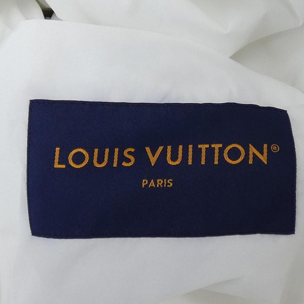 Louis Vuitton Louis Vuitton Louis Vuitton Down Jacket Textile Outerwear HQB08EFTN DUTY FREE for USA Size ONE SIZE - 4 Thumbnail