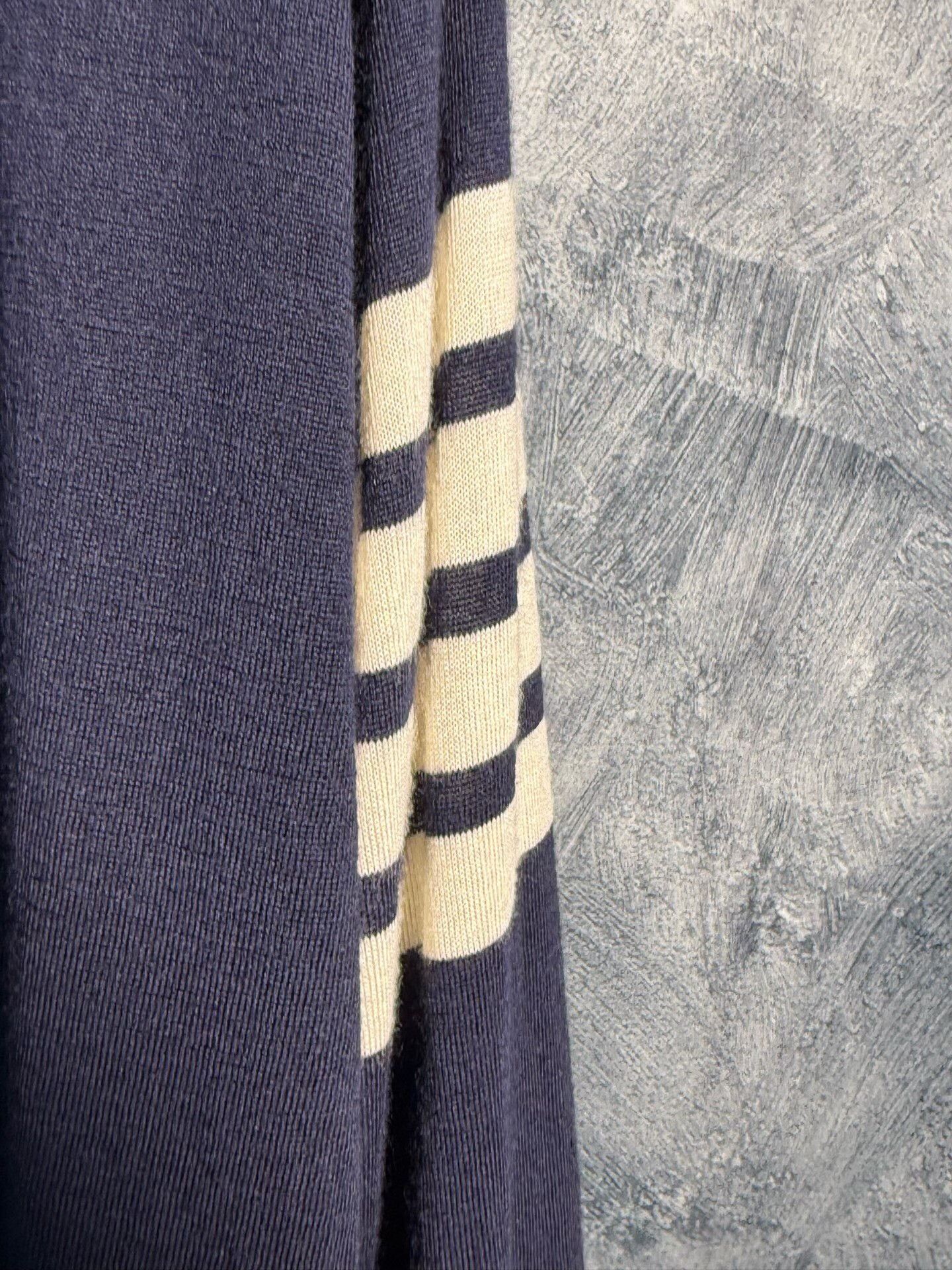 Thom Browne Thom Browne 4-Bar Stripe Wool Cardigan Size 3 Size US L / EU 52-54 / 3 - 4 Thumbnail