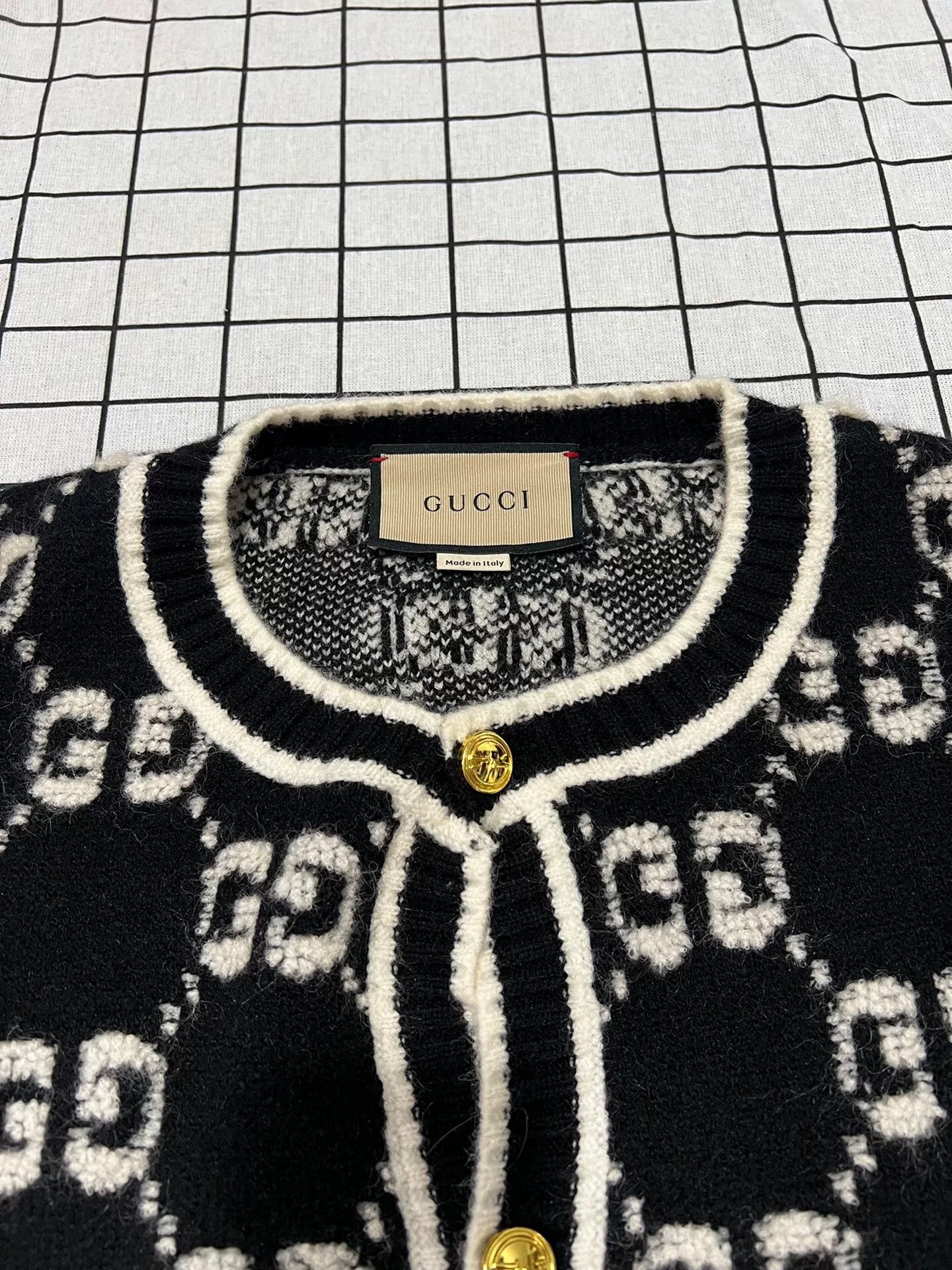 Gucci Gucci Wool Sweater L Women Size L / US 10 / IT 46 - 2 Thumbnail